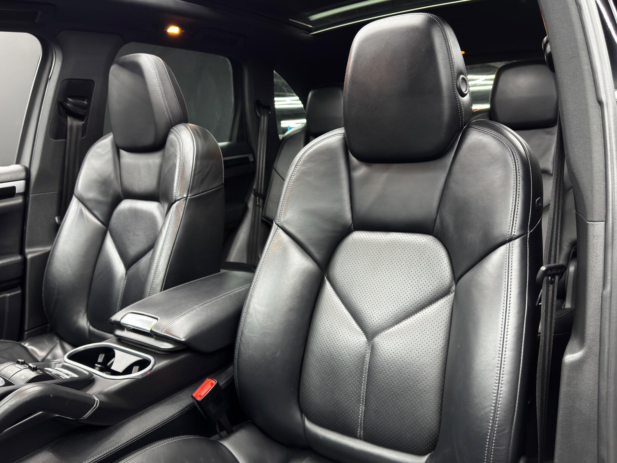 Porsche Cayenne - Image 14