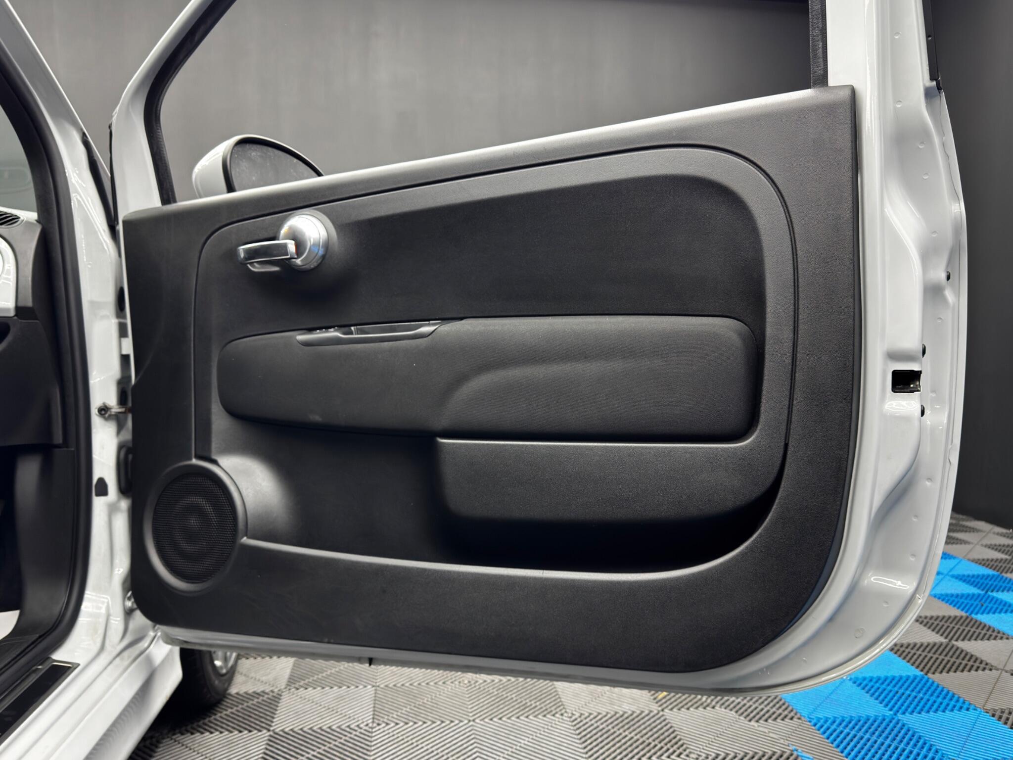 Abarth 595 - Image 35