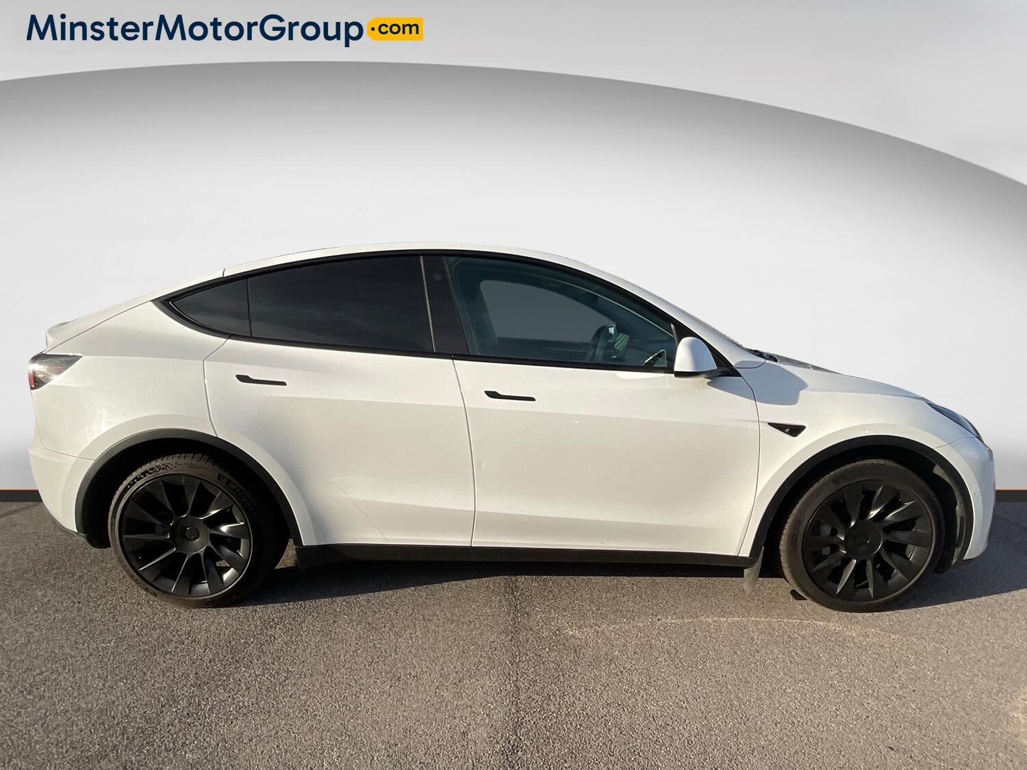 Tesla Model Y - Image 2