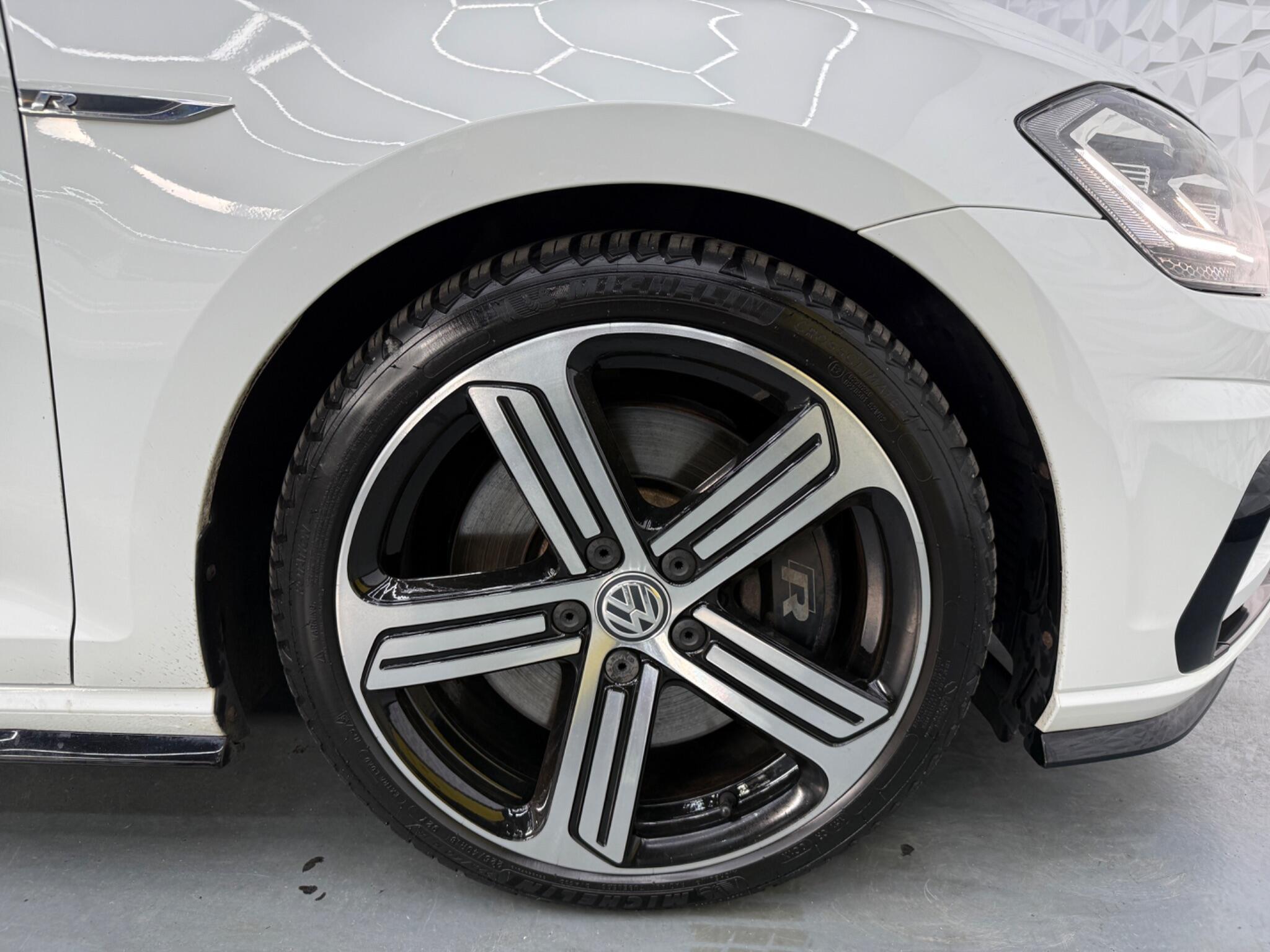 Volkswagen Golf - Image 16