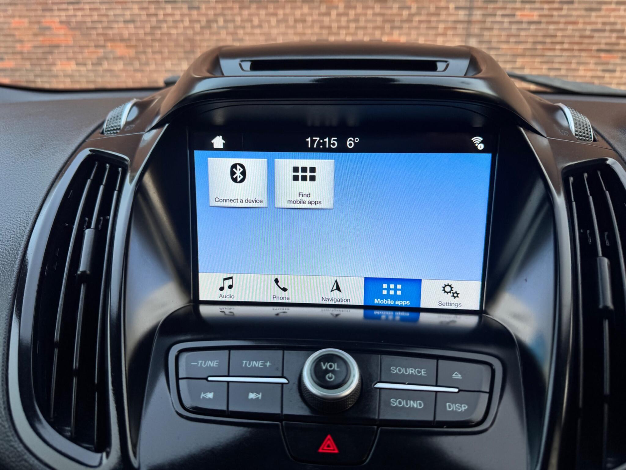 Ford Kuga - Image 40