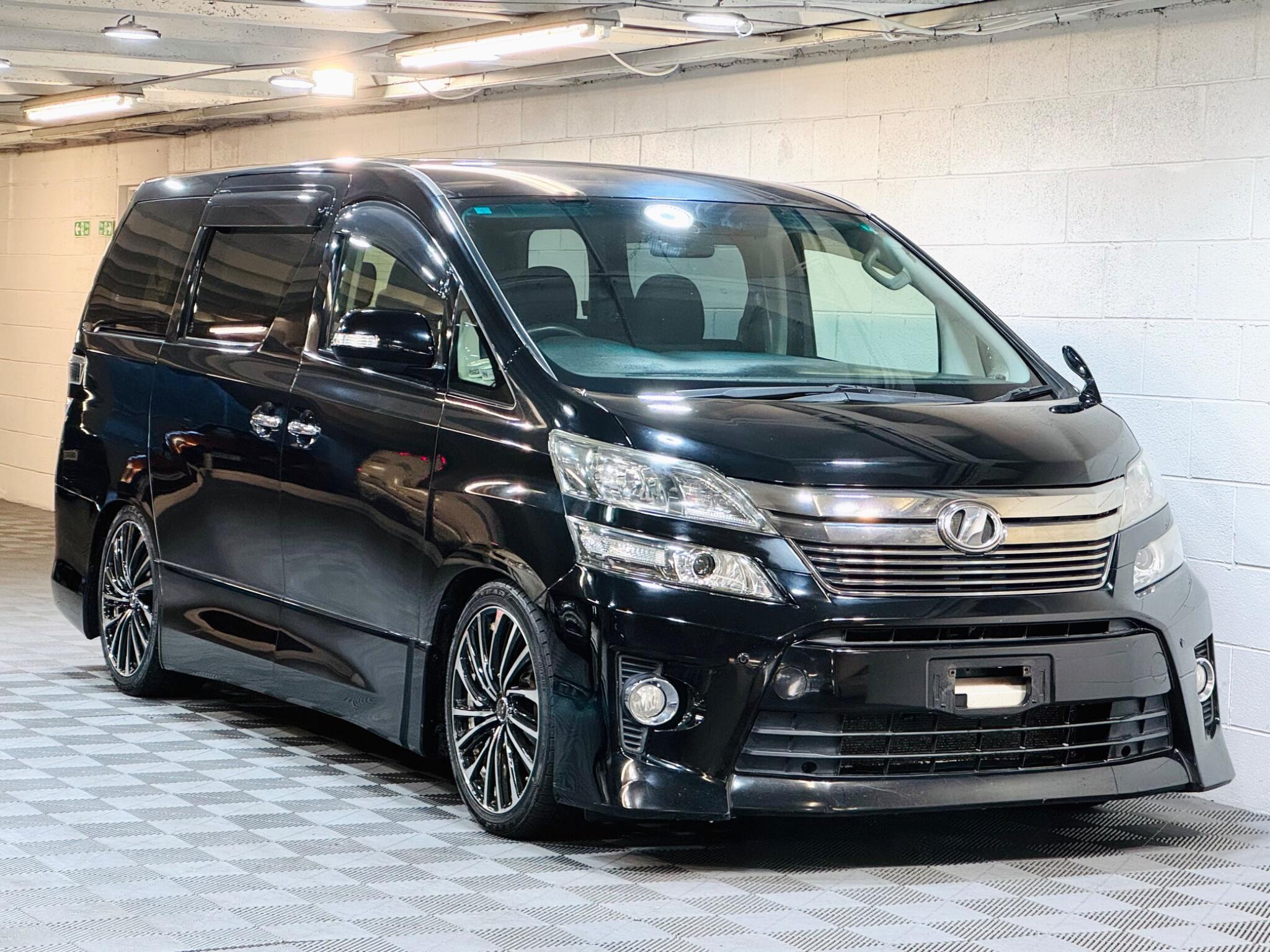Toyota Vellfire - Image 2