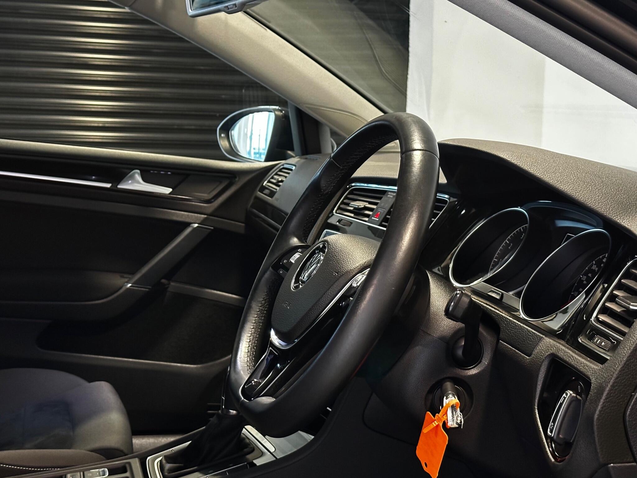 Volkswagen Golf - Image 2