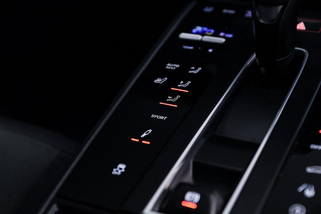 Porsche Macan - Image 19