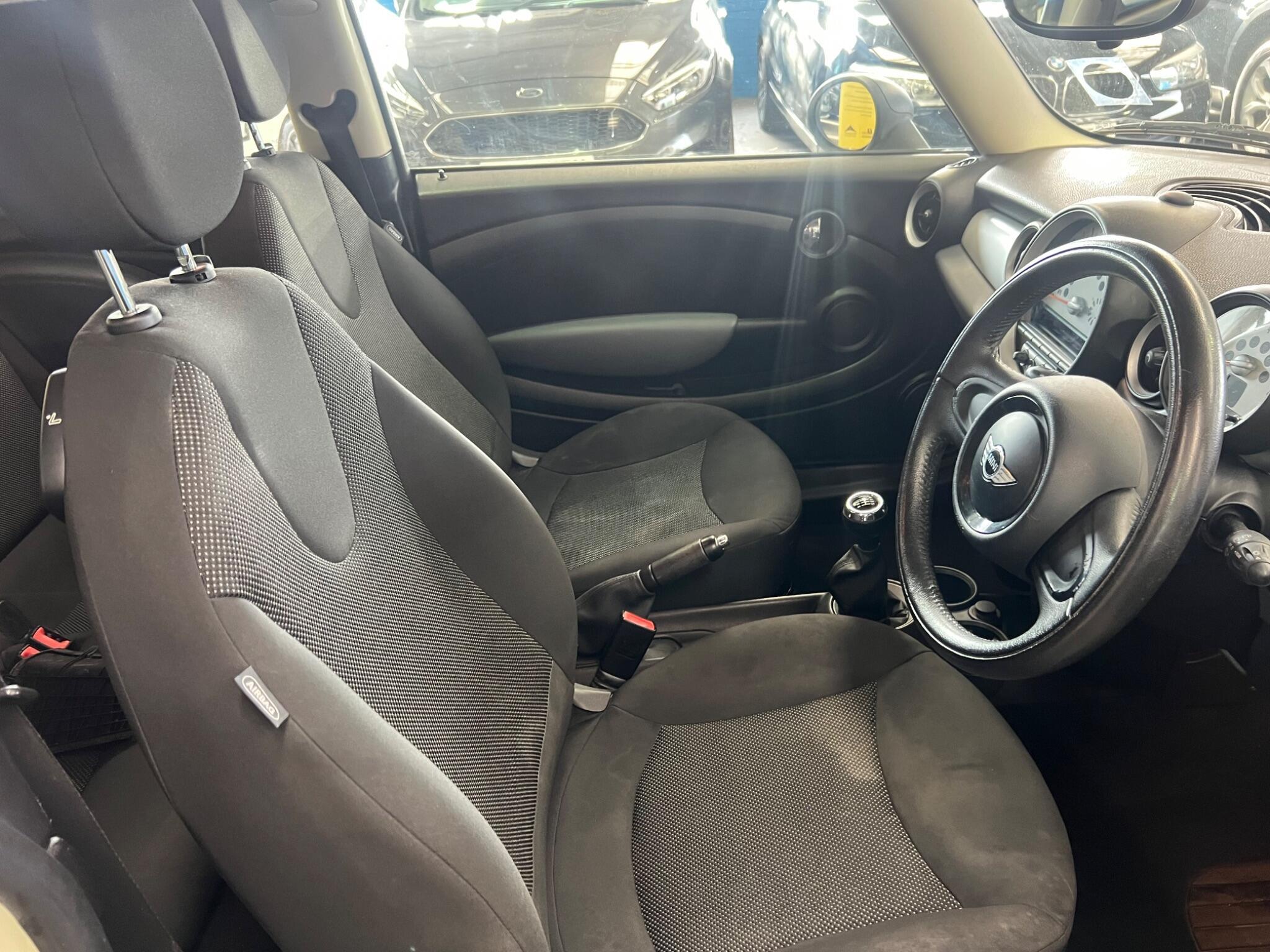 MINI Hatch - Image 19