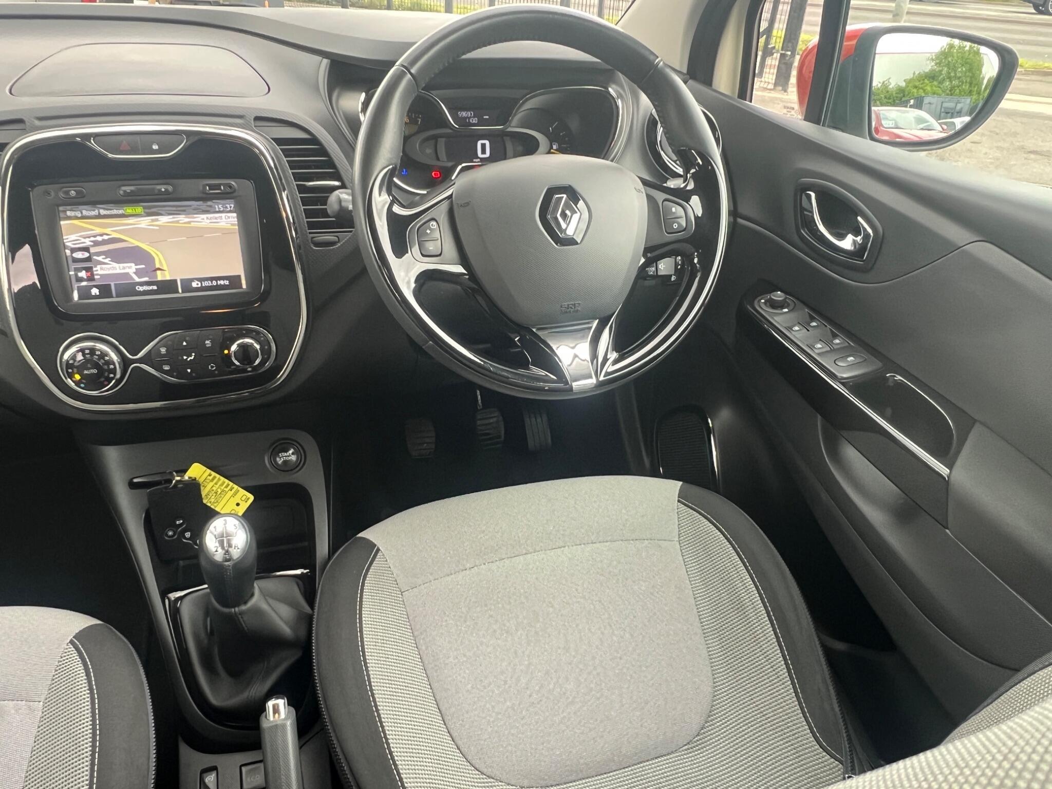 Renault Captur - Image 18