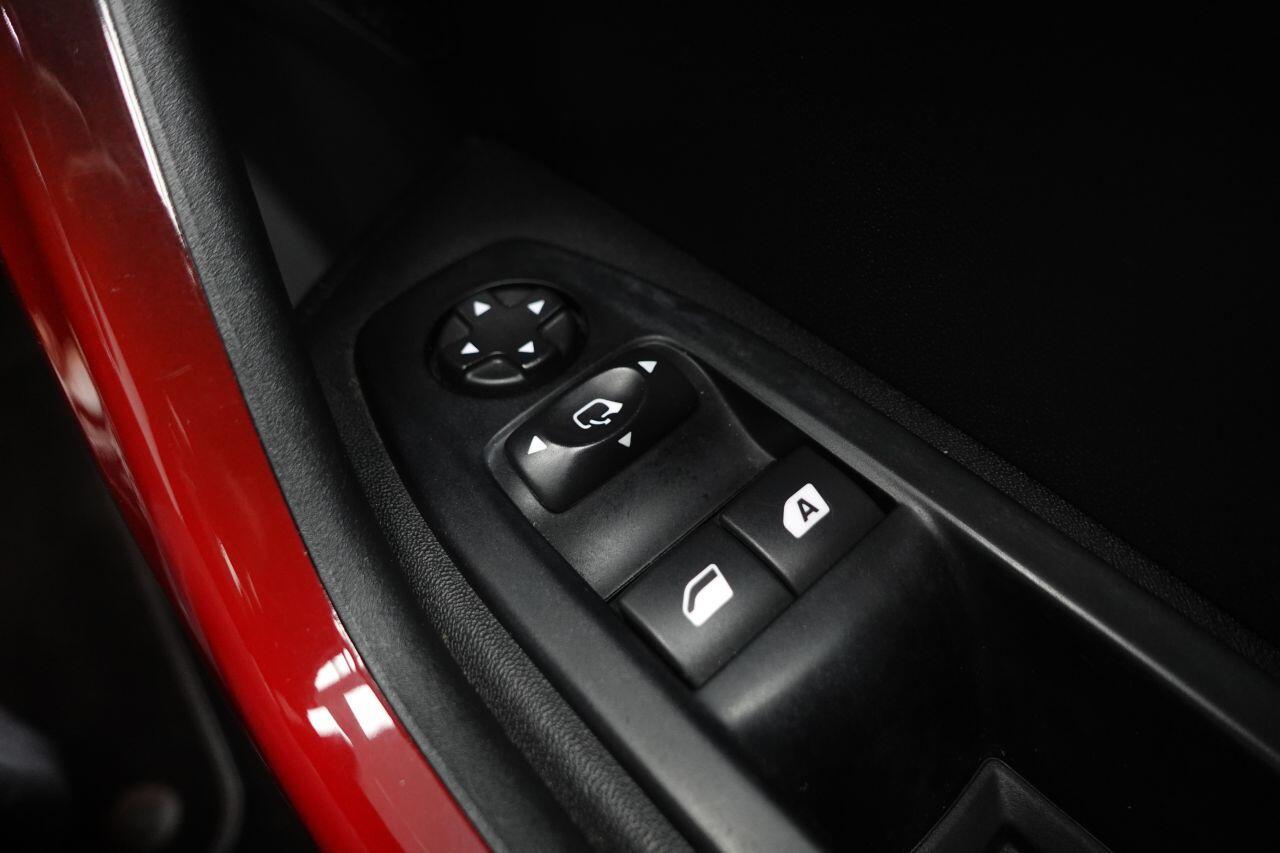 Peugeot 208 - Image 42