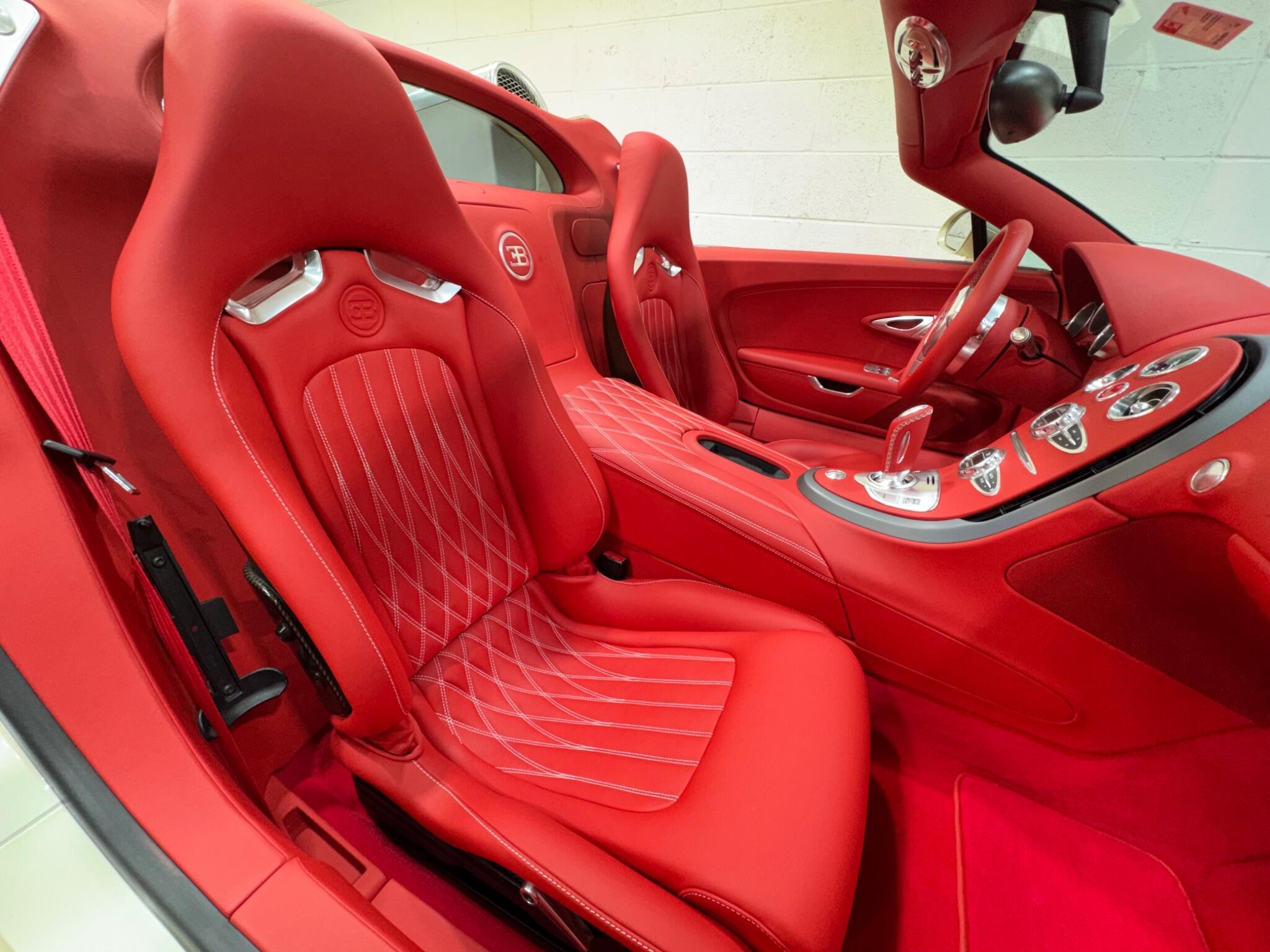 Bugatti Veyron - Image 10