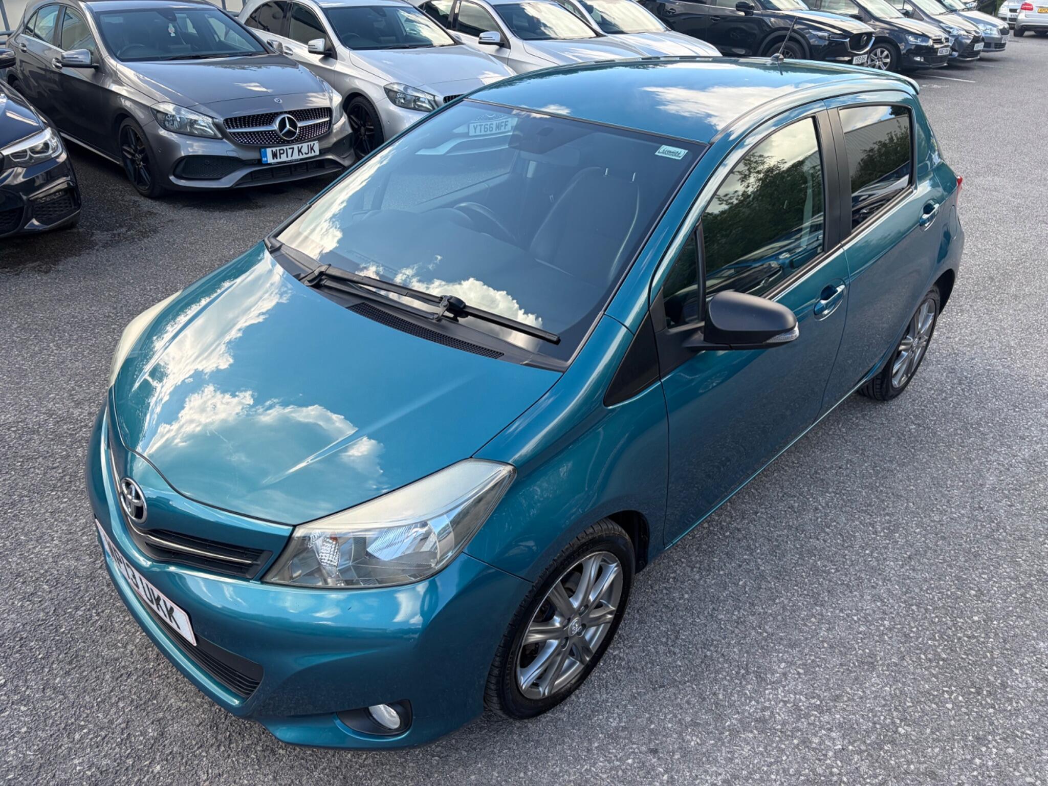 Toyota Yaris - Image 8