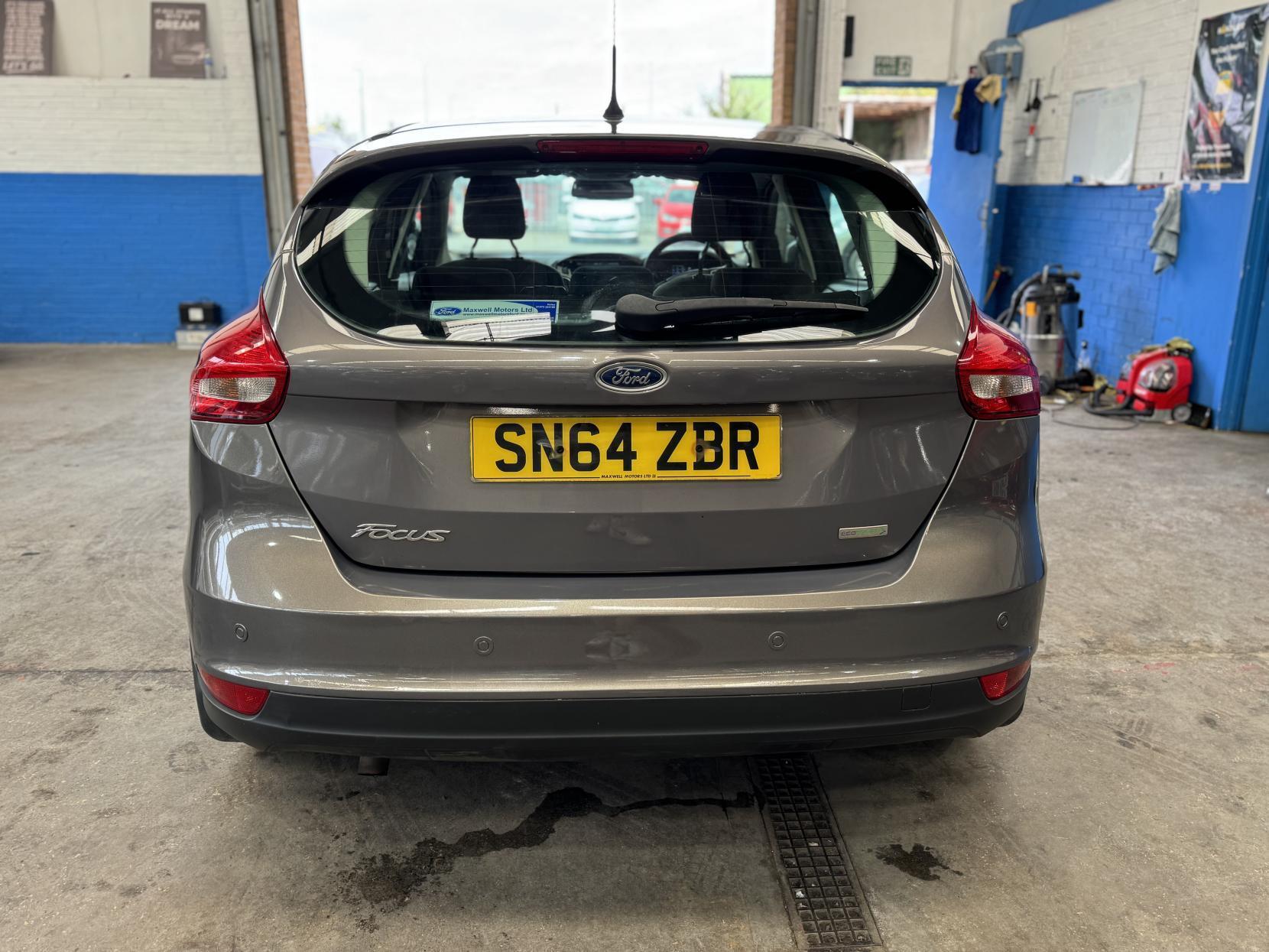 Ford Focus - Image 8