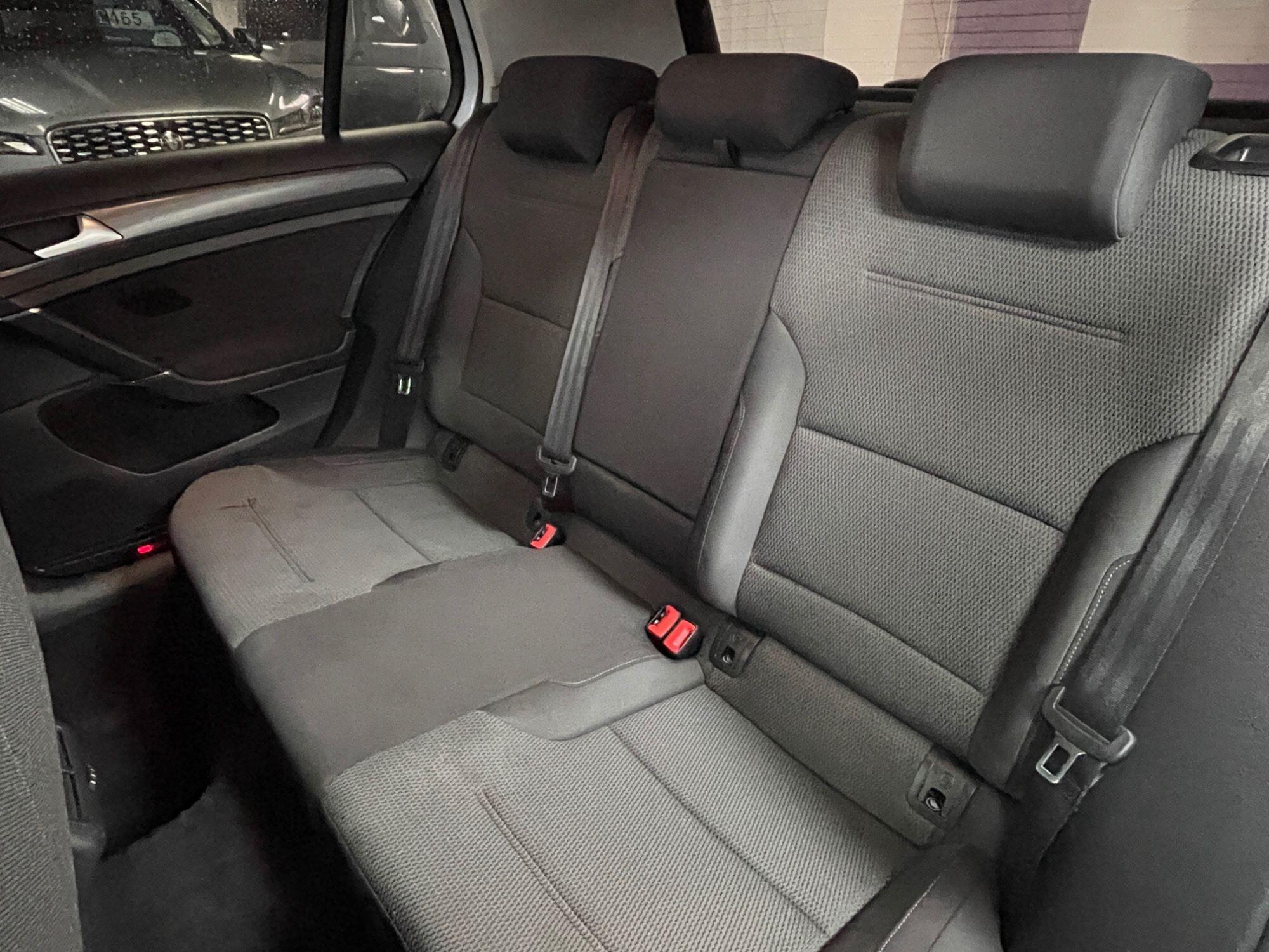 Volkswagen Golf - Image 29