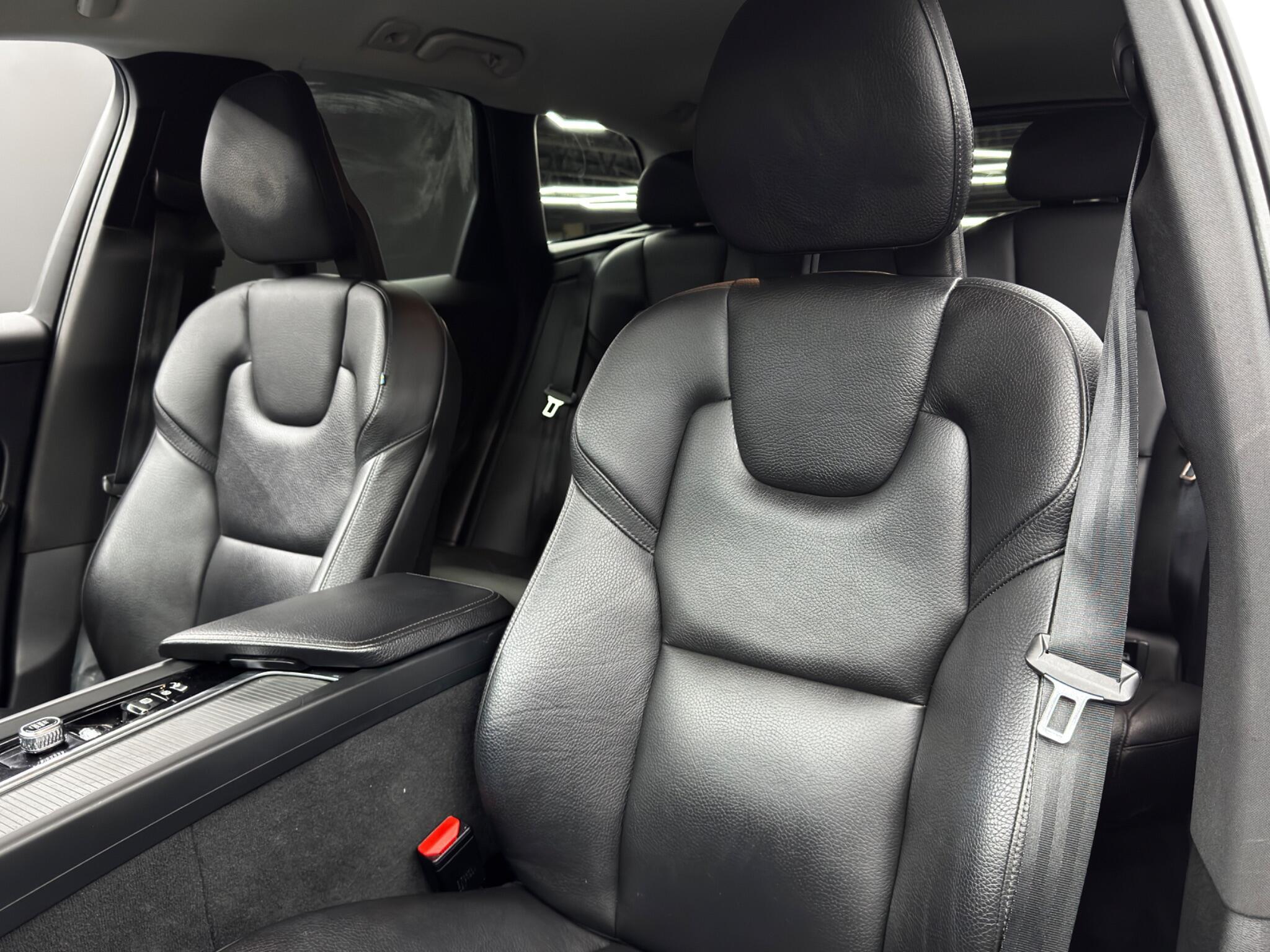 Volvo XC60 - Image 14