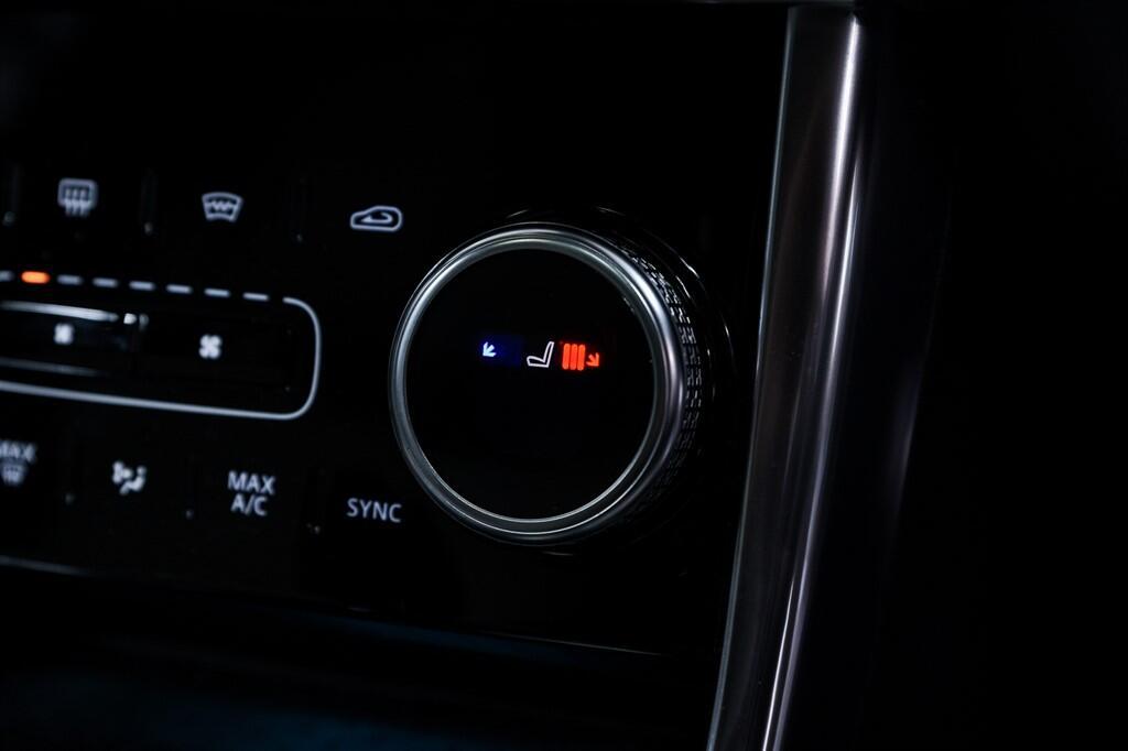 Jaguar XE - Image 25