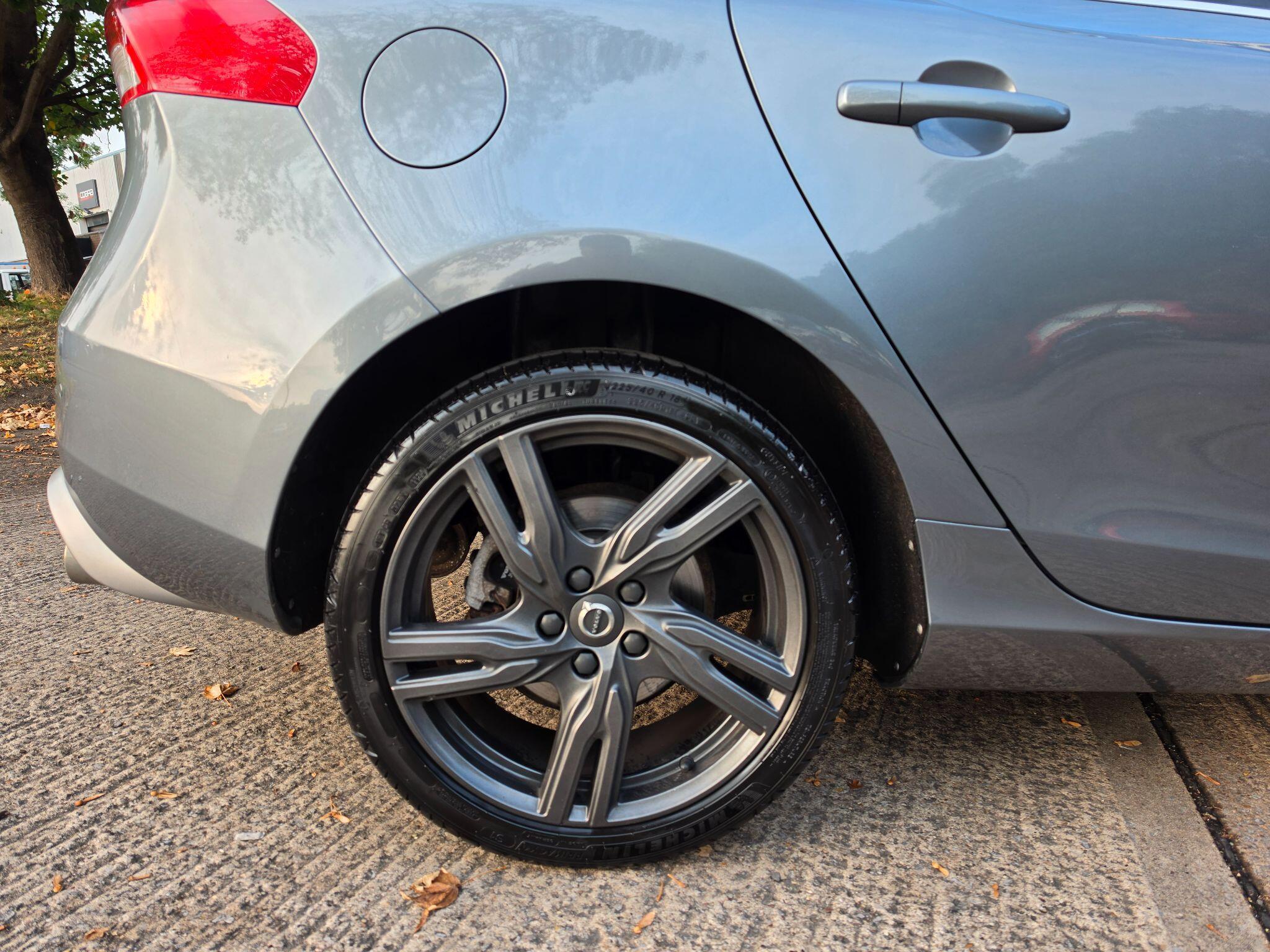 Volvo V40 - Image 8