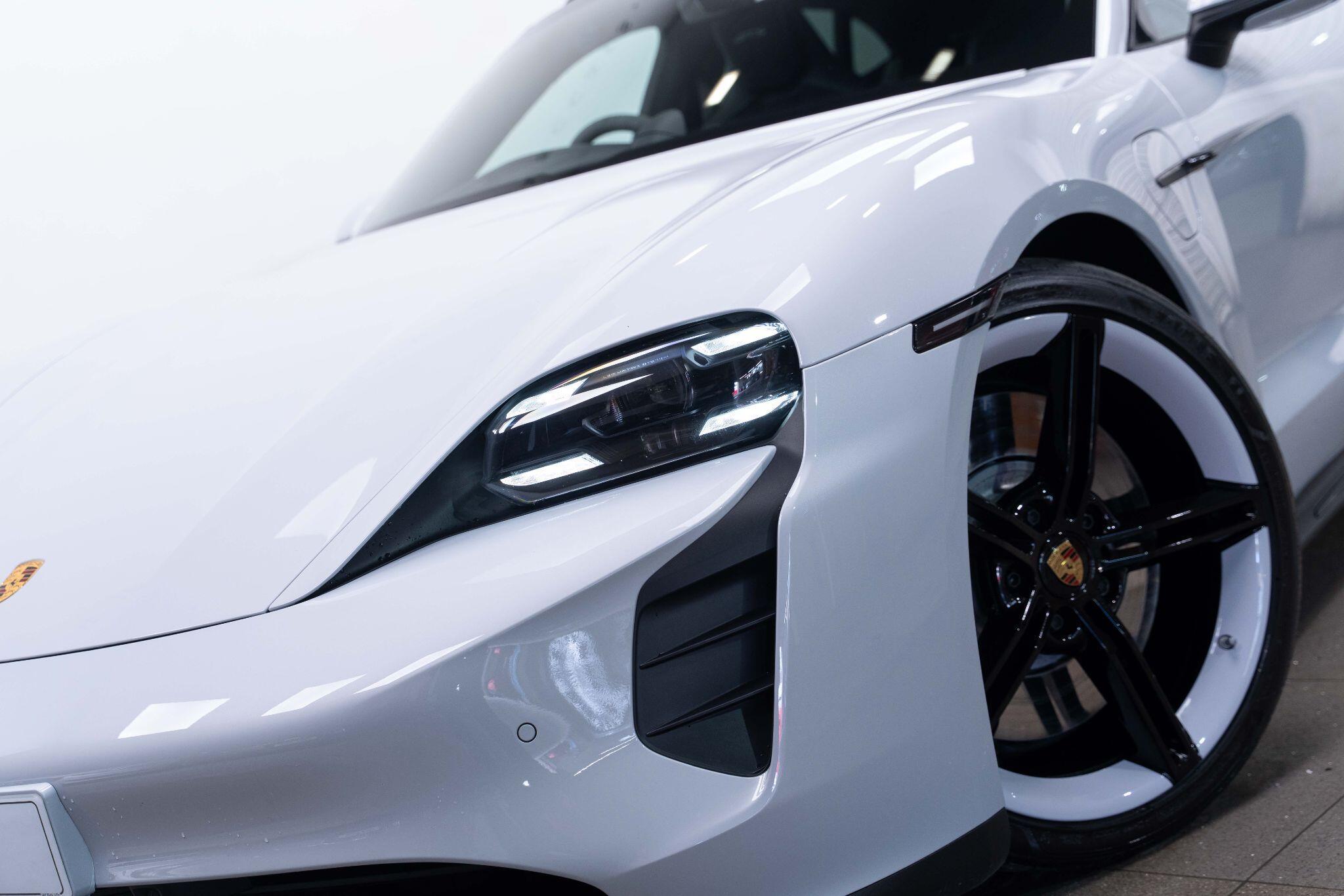 Porsche Taycan - Image 5