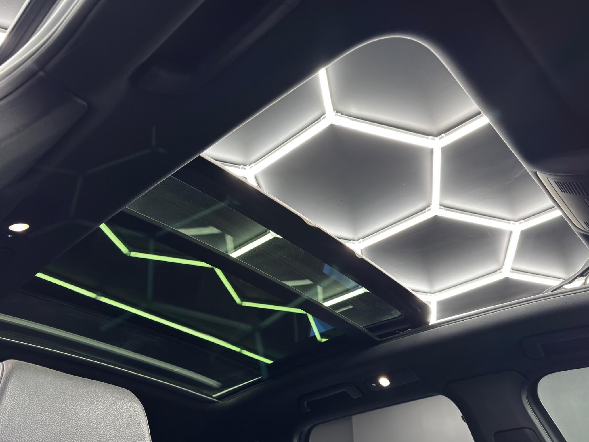 Volkswagen Touareg - Image 31