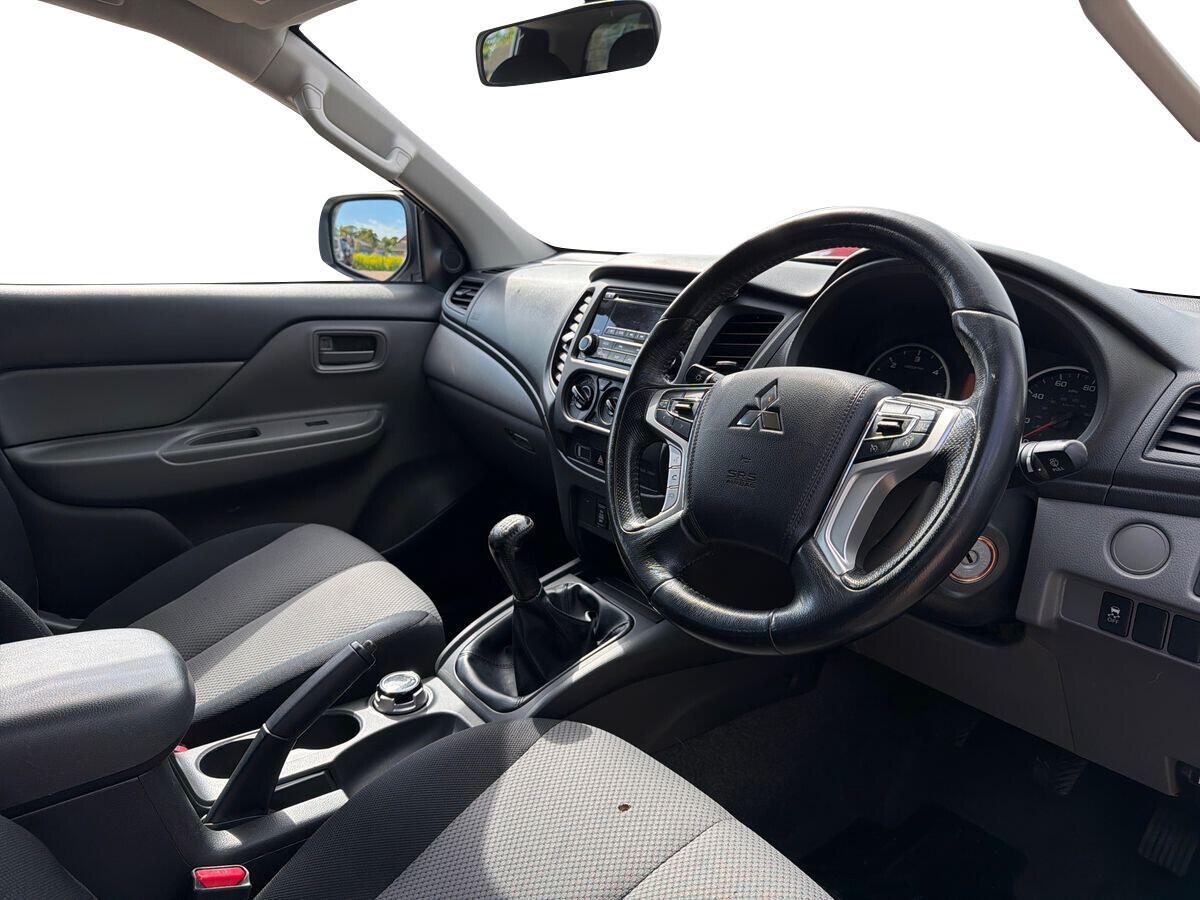 Mitsubishi L200 - Image 19