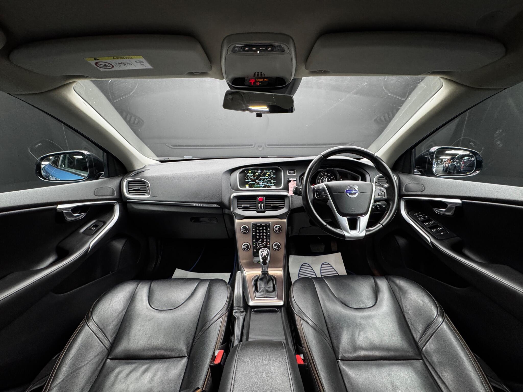 Volvo V40 CROSS COUNTRY - Image 17