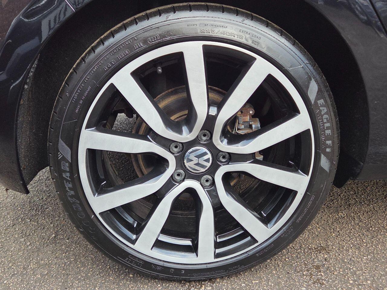 Volkswagen Golf - Image 39