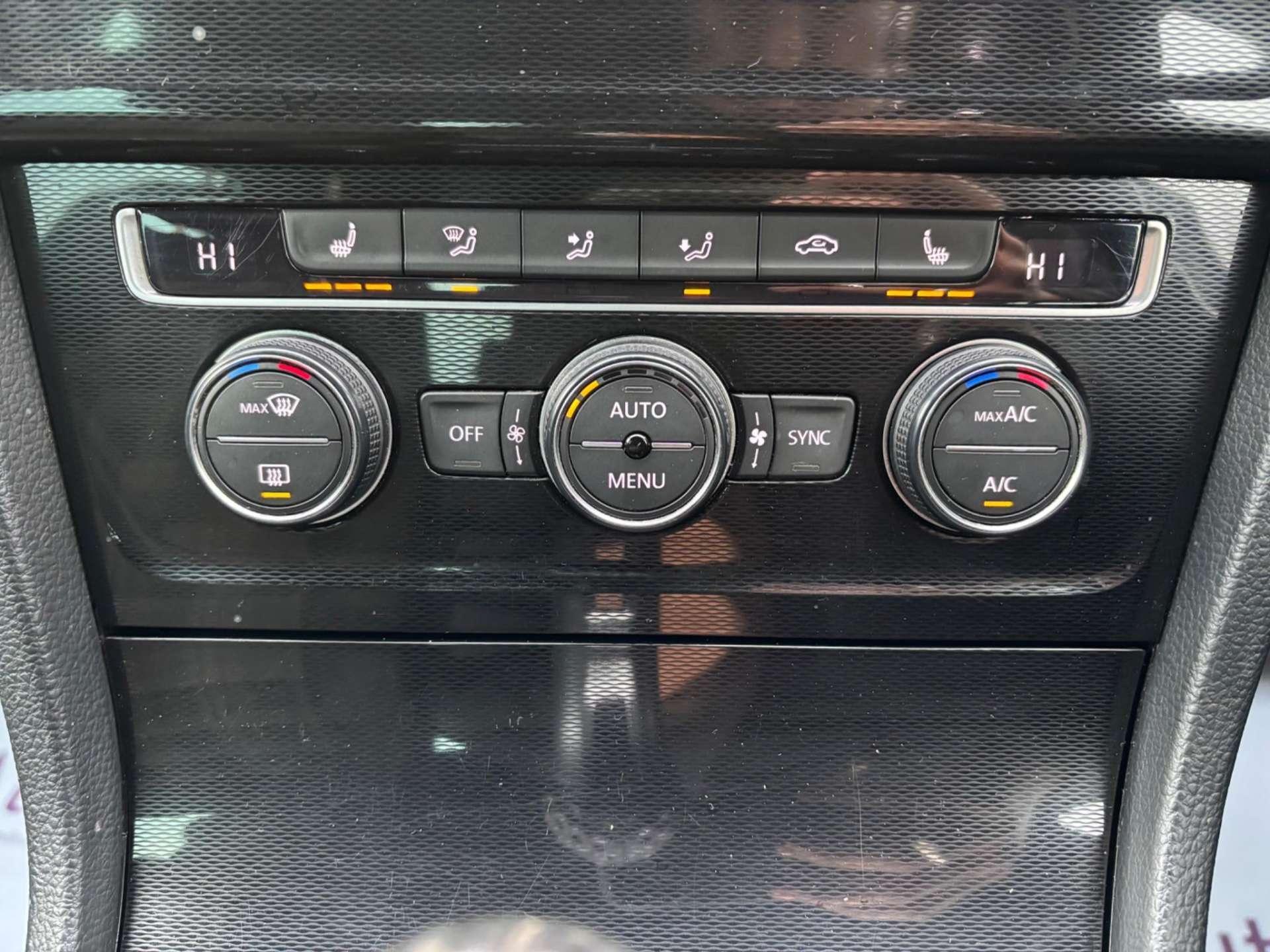 Volkswagen Golf - Image 23