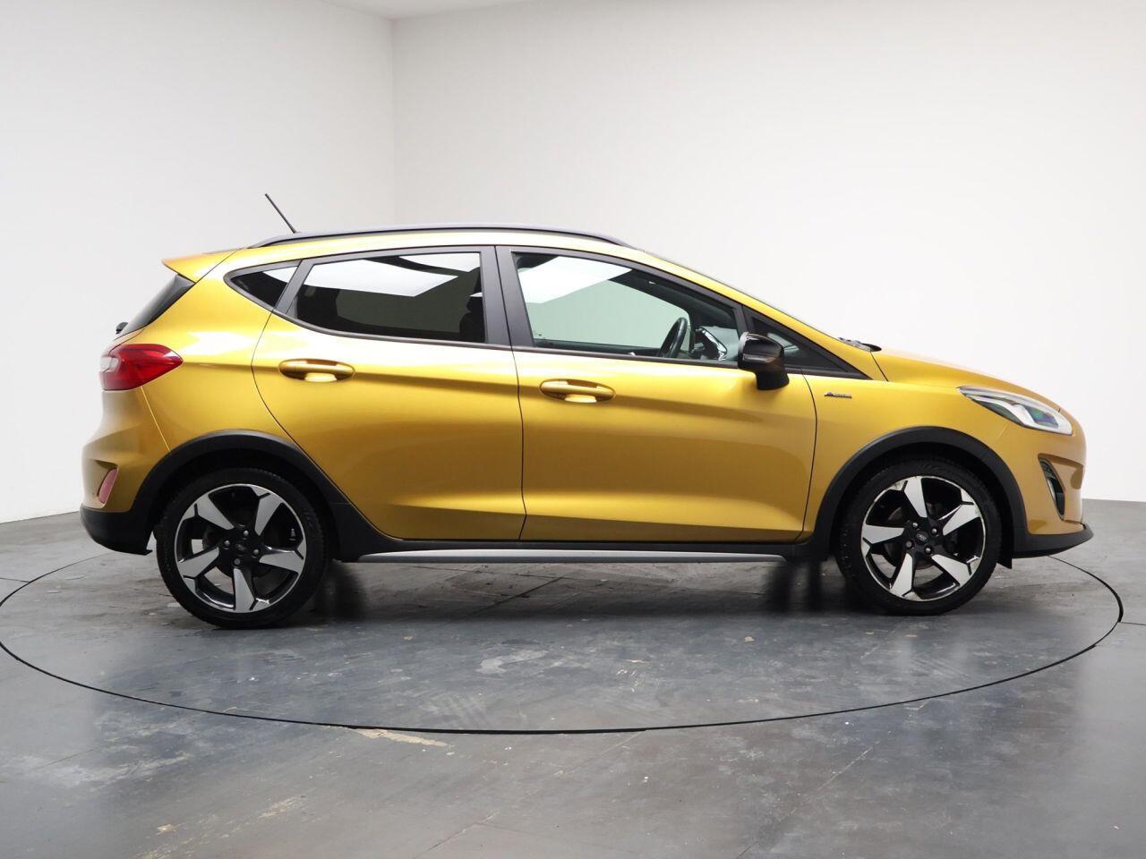 Ford Fiesta - Image 14