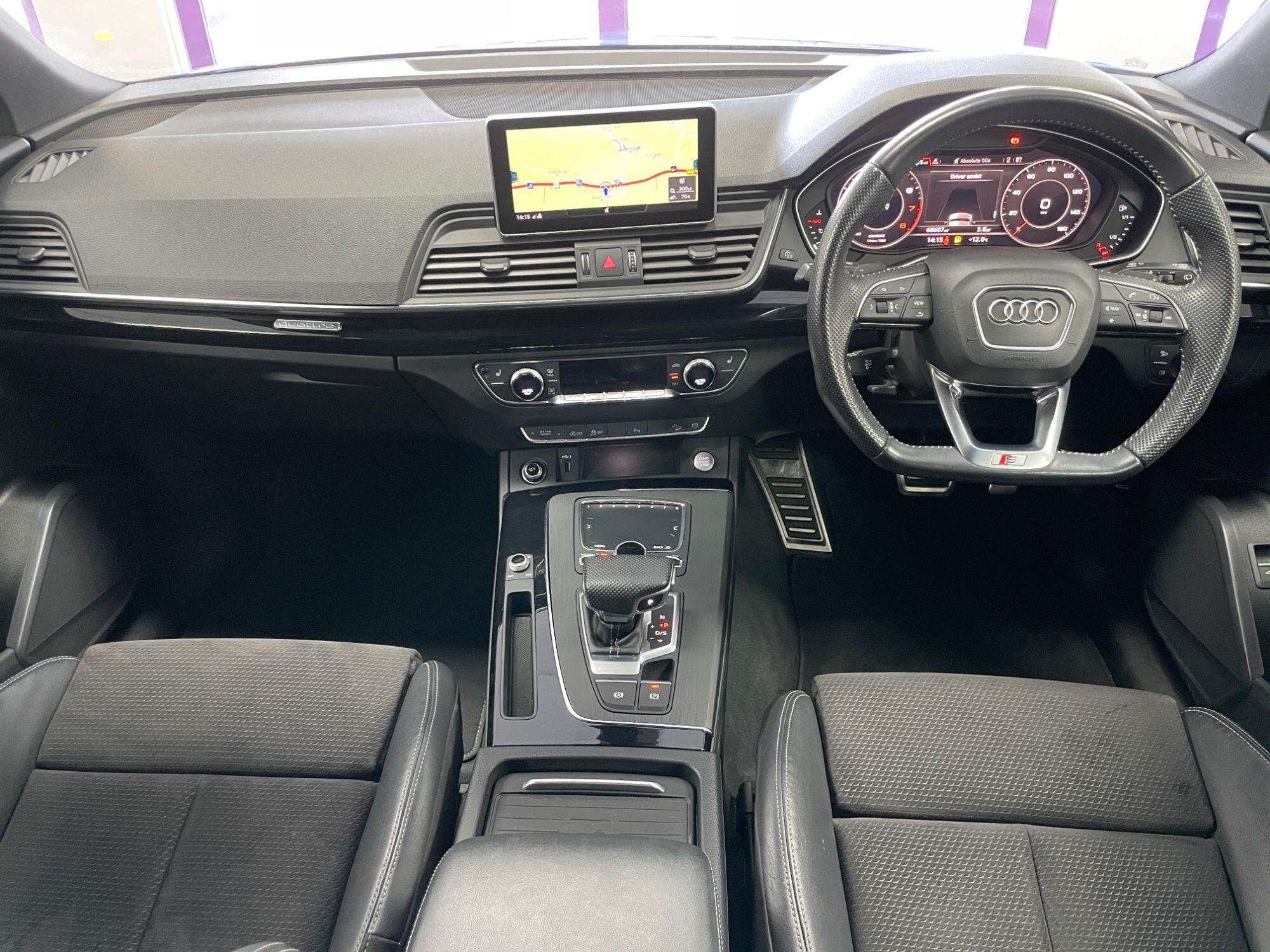 Audi Q5 - Image 2