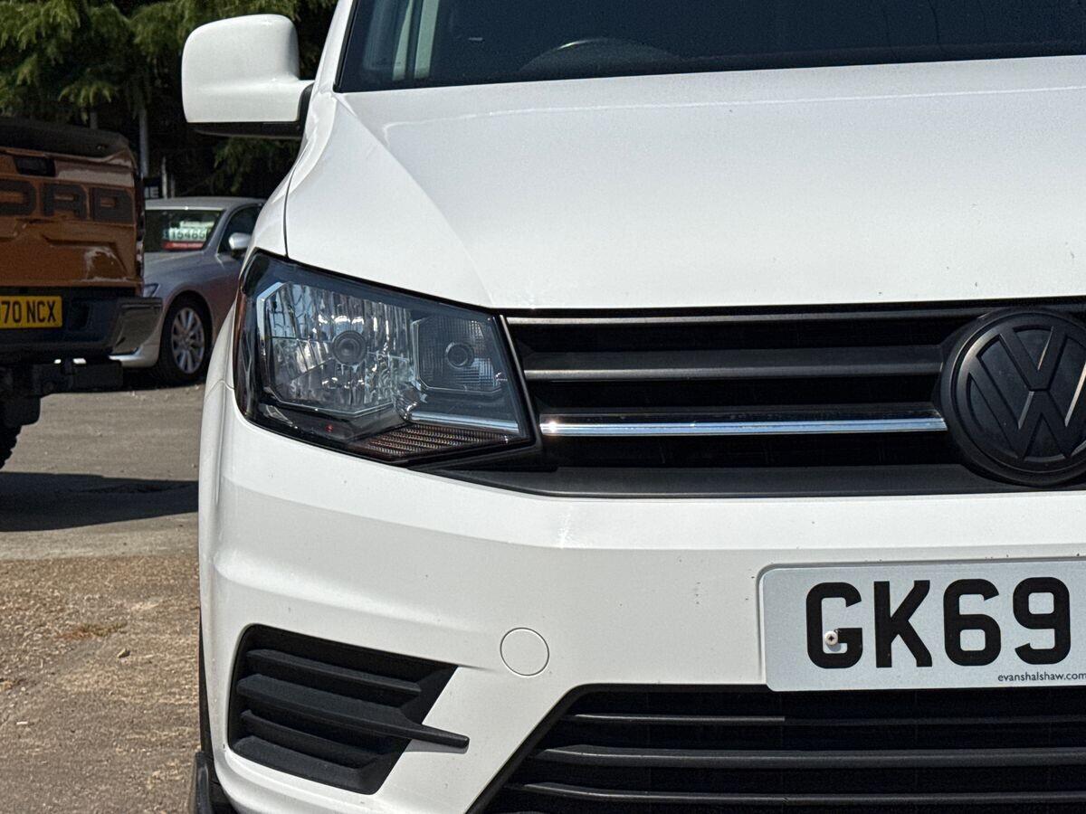 Volkswagen Caddy Maxi - Image 11