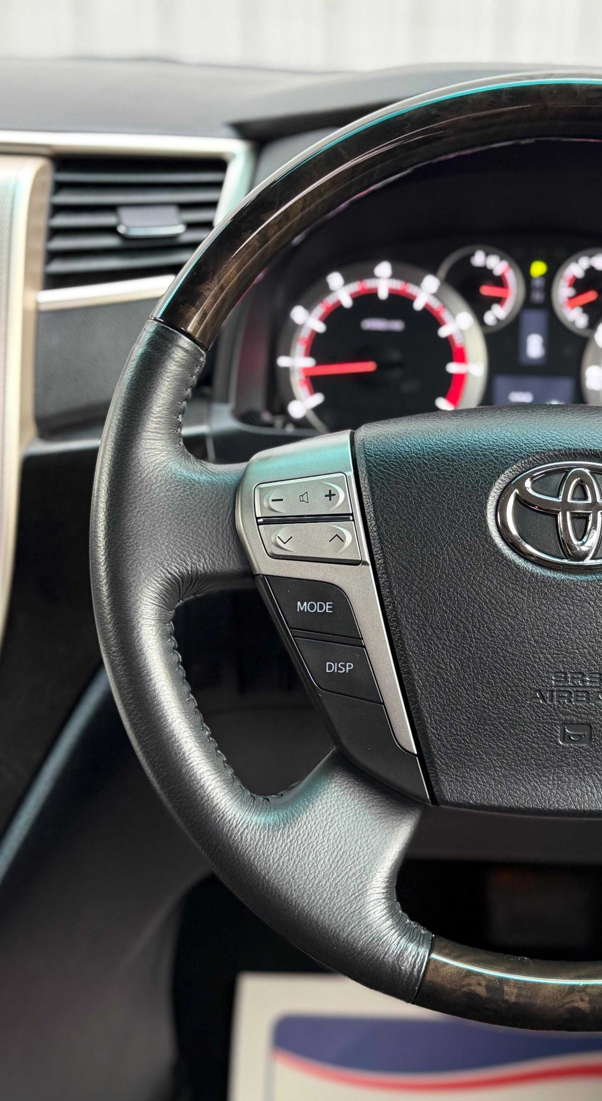 Toyota Alphard - Image 42