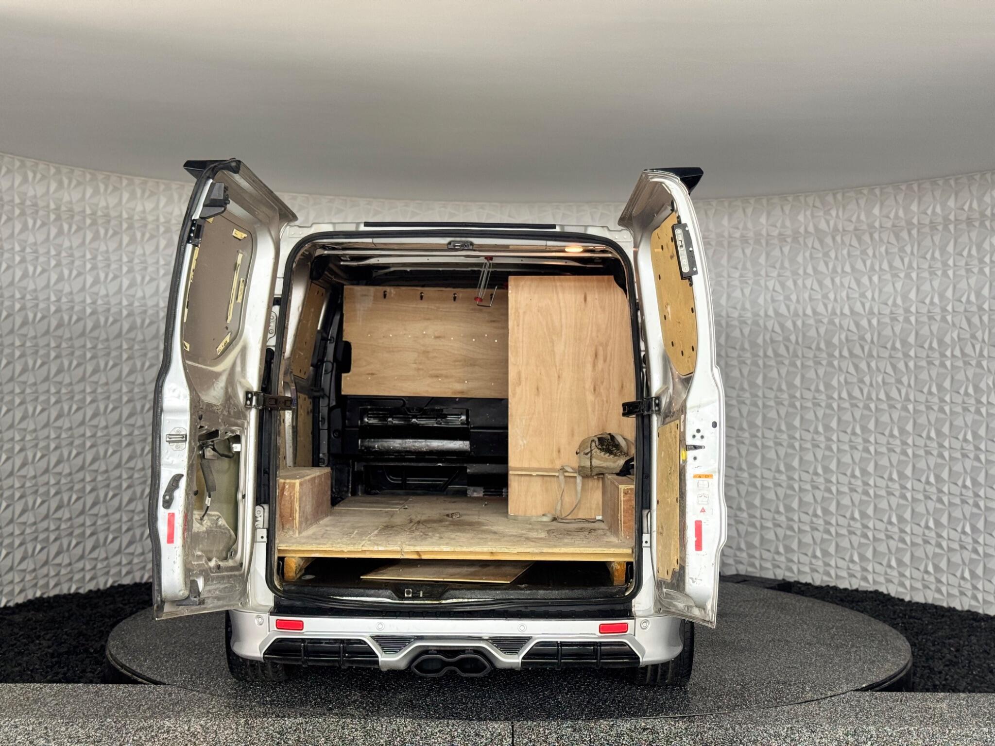 Ford Transit Custom - Image 14