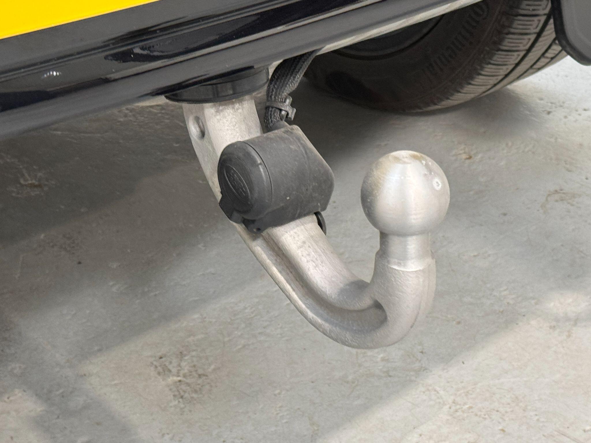 Land Rover Defender 110 - Image 61