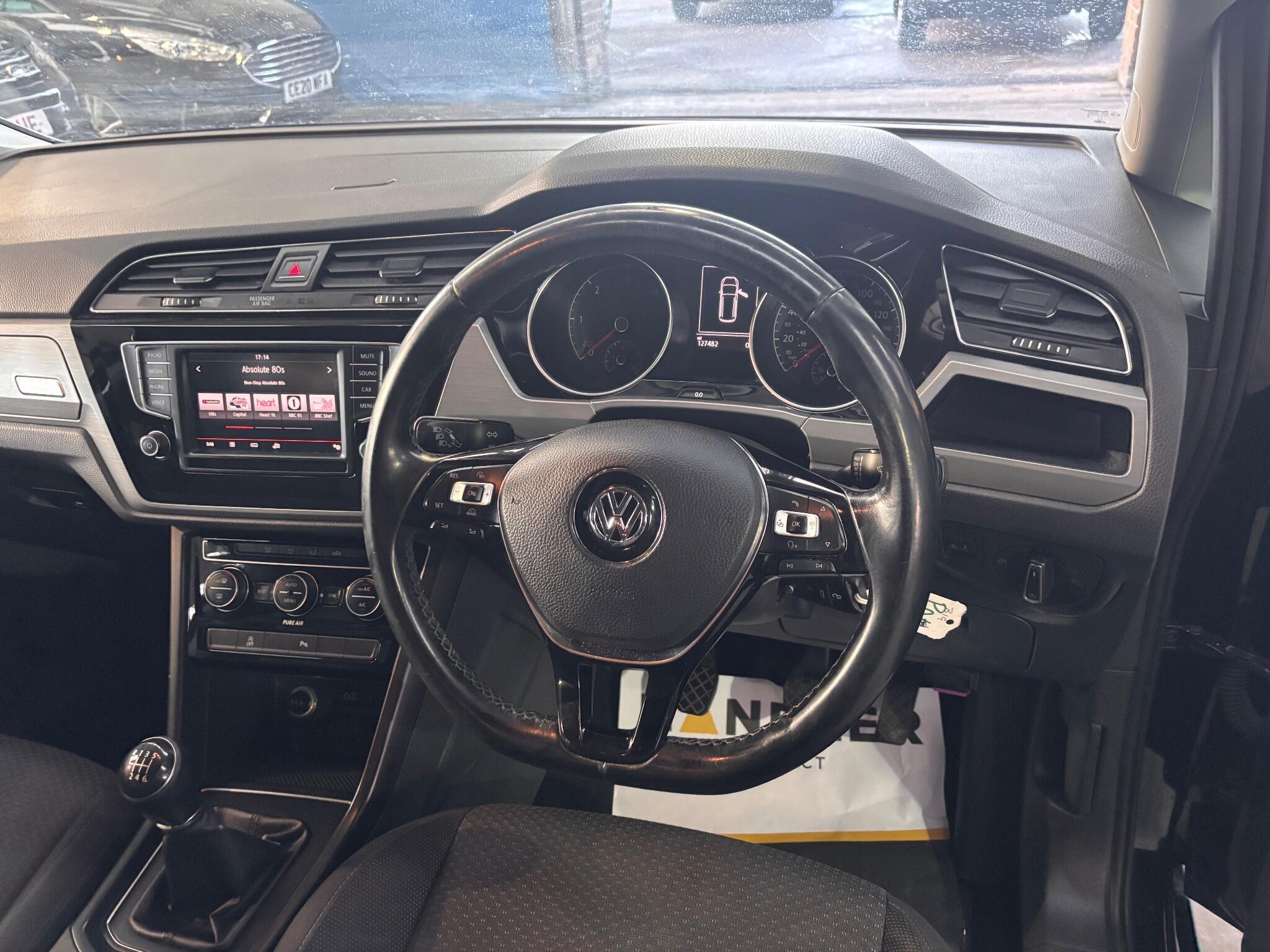 Volkswagen Touran - Image 28