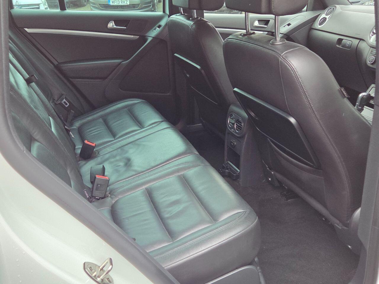 Volkswagen Tiguan - Image 24