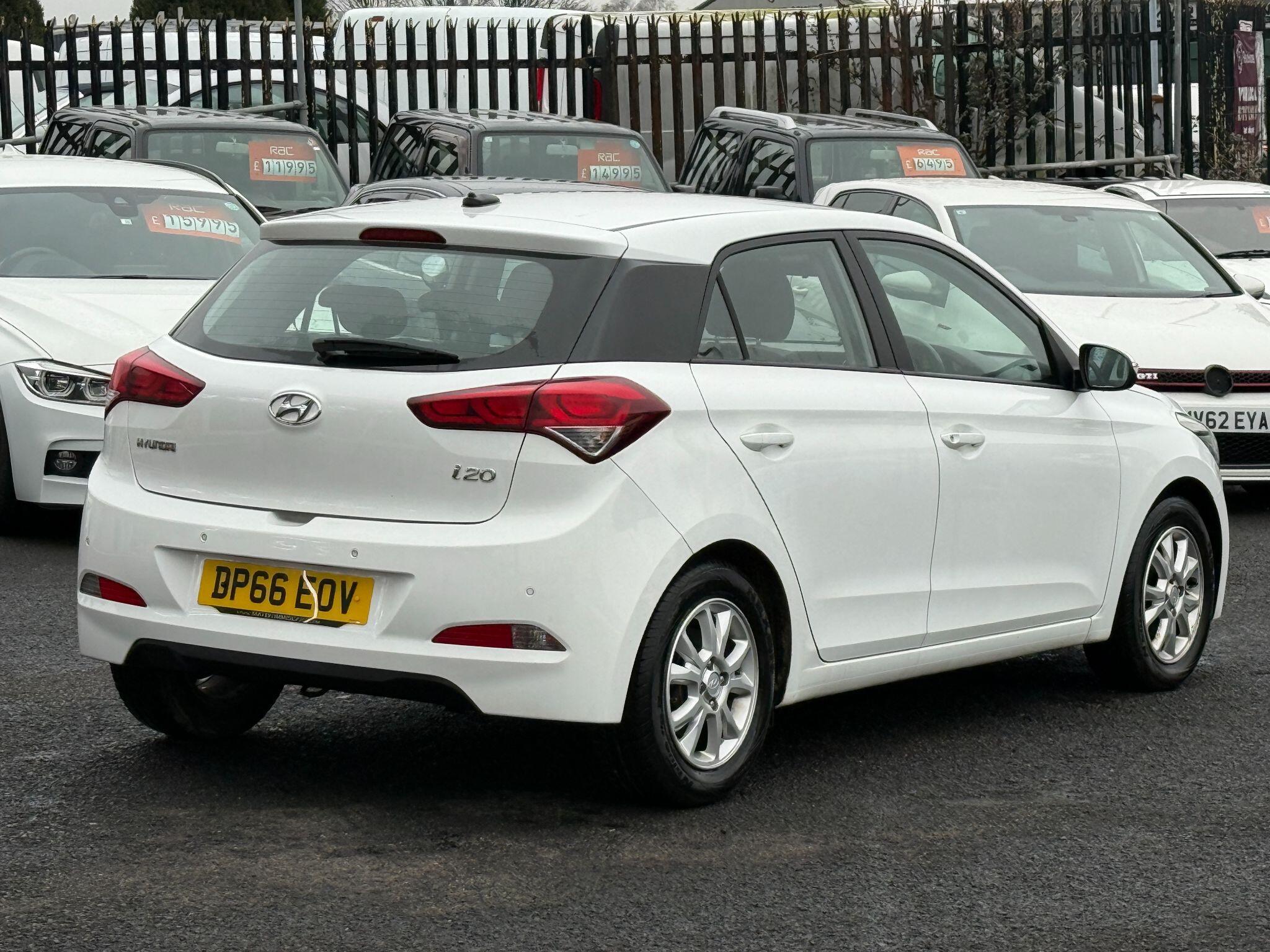 Hyundai i20 - Image 27