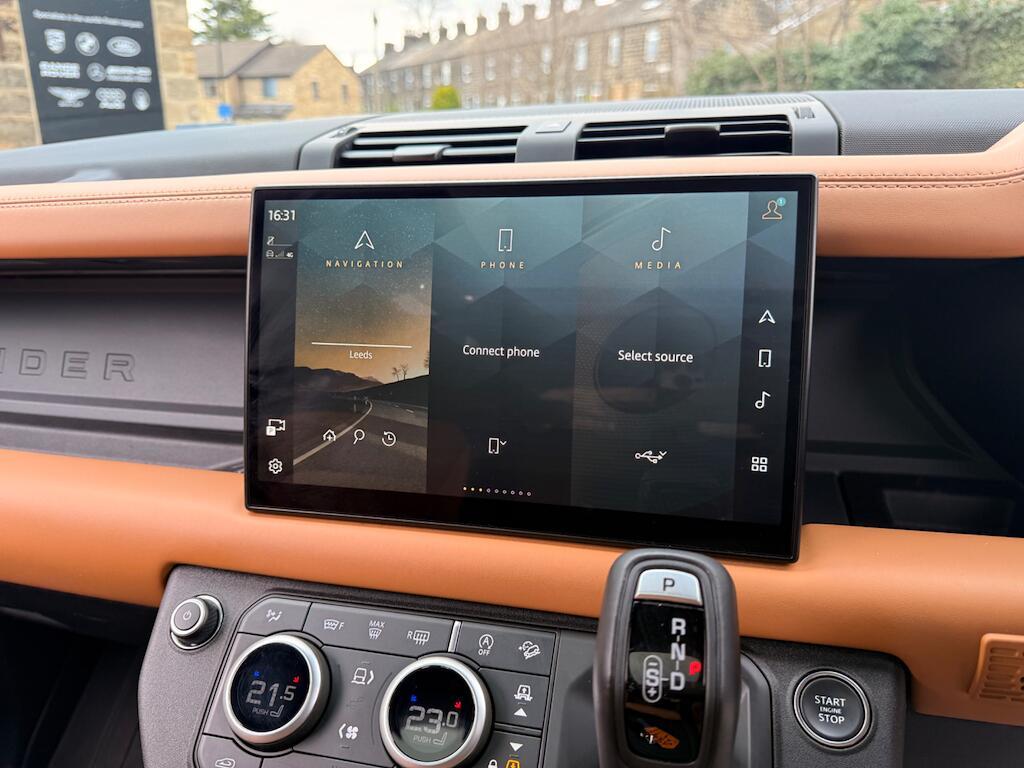 Land Rover Defender 90 - Image 57