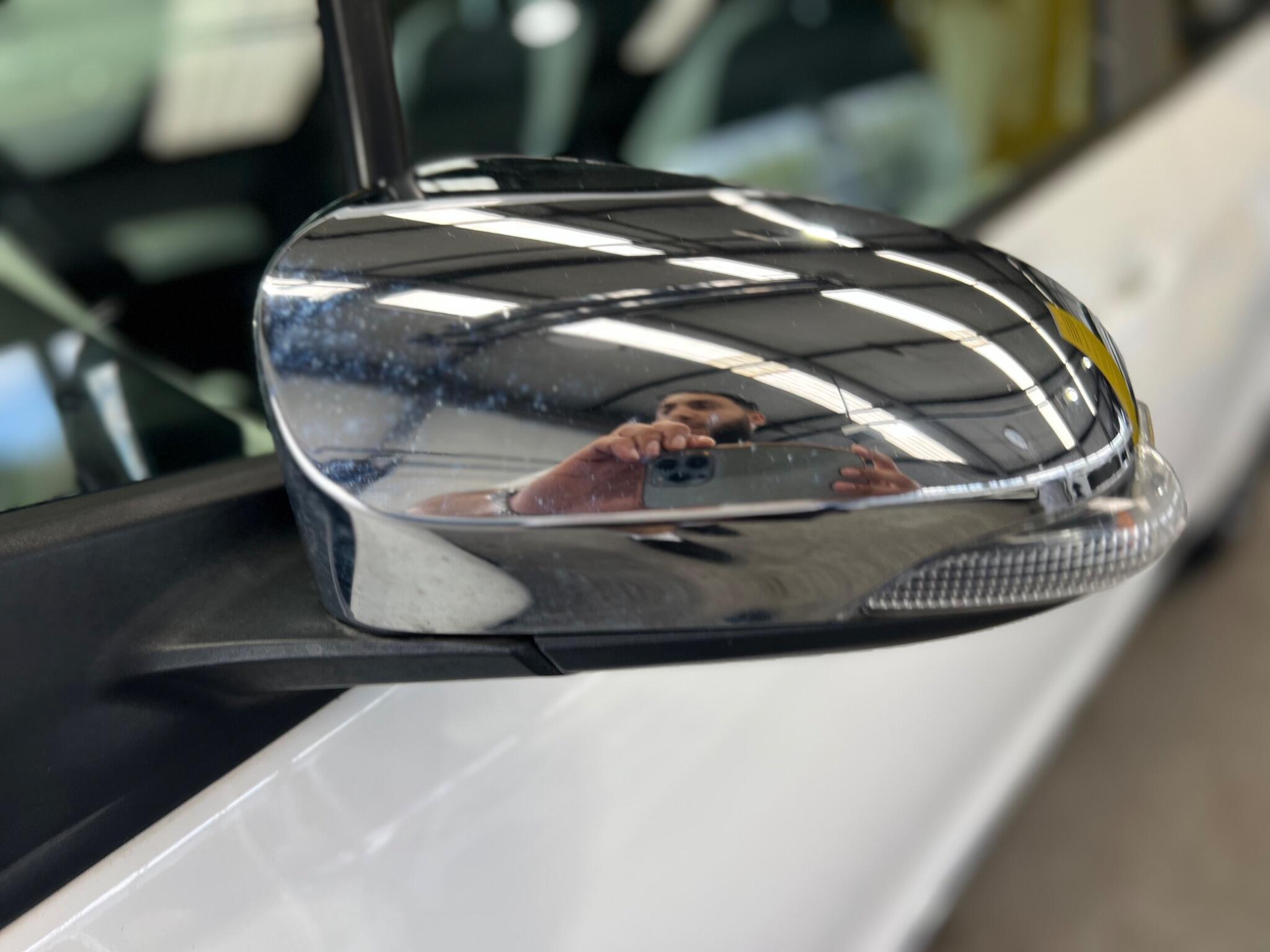 Toyota Yaris - Image 9