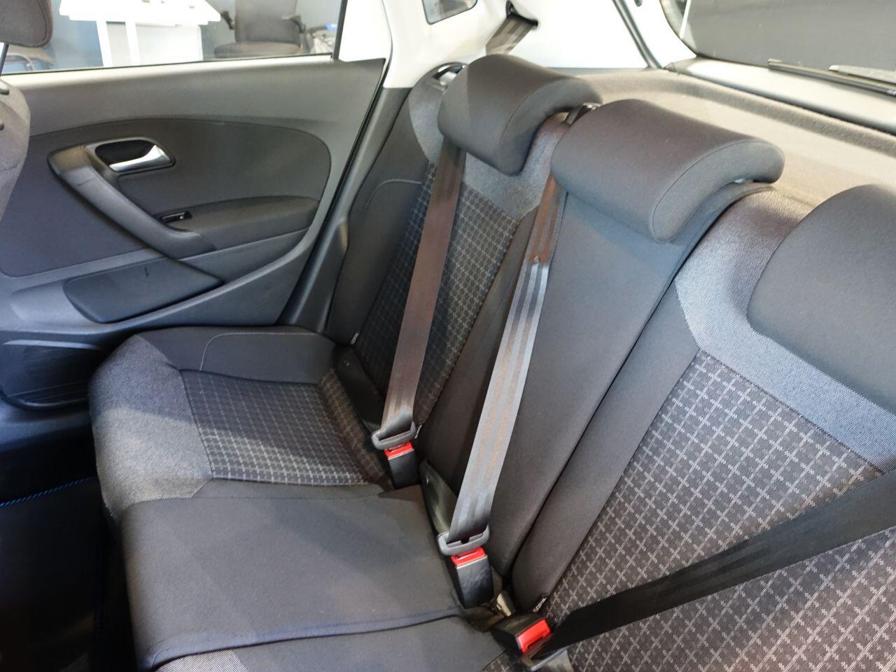 Volkswagen Polo - Image 15