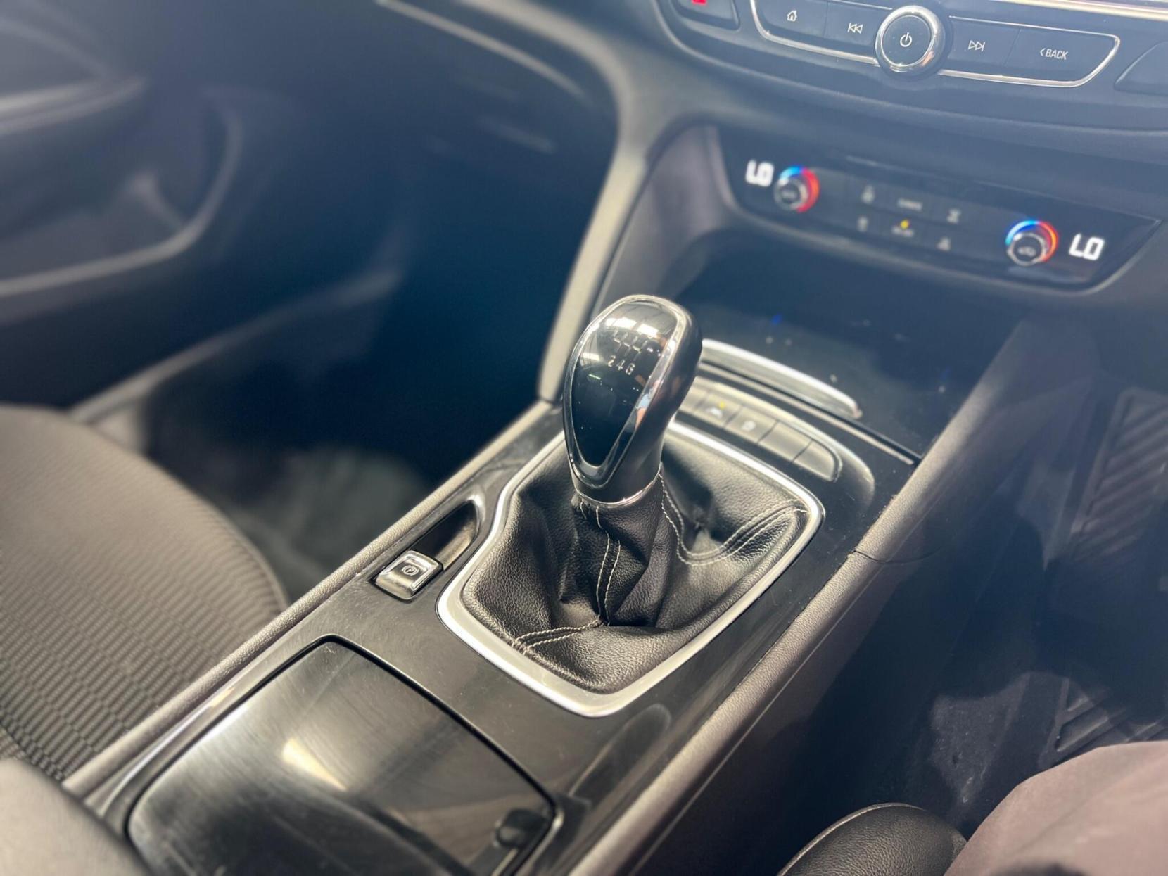 Vauxhall Insignia - Image 20