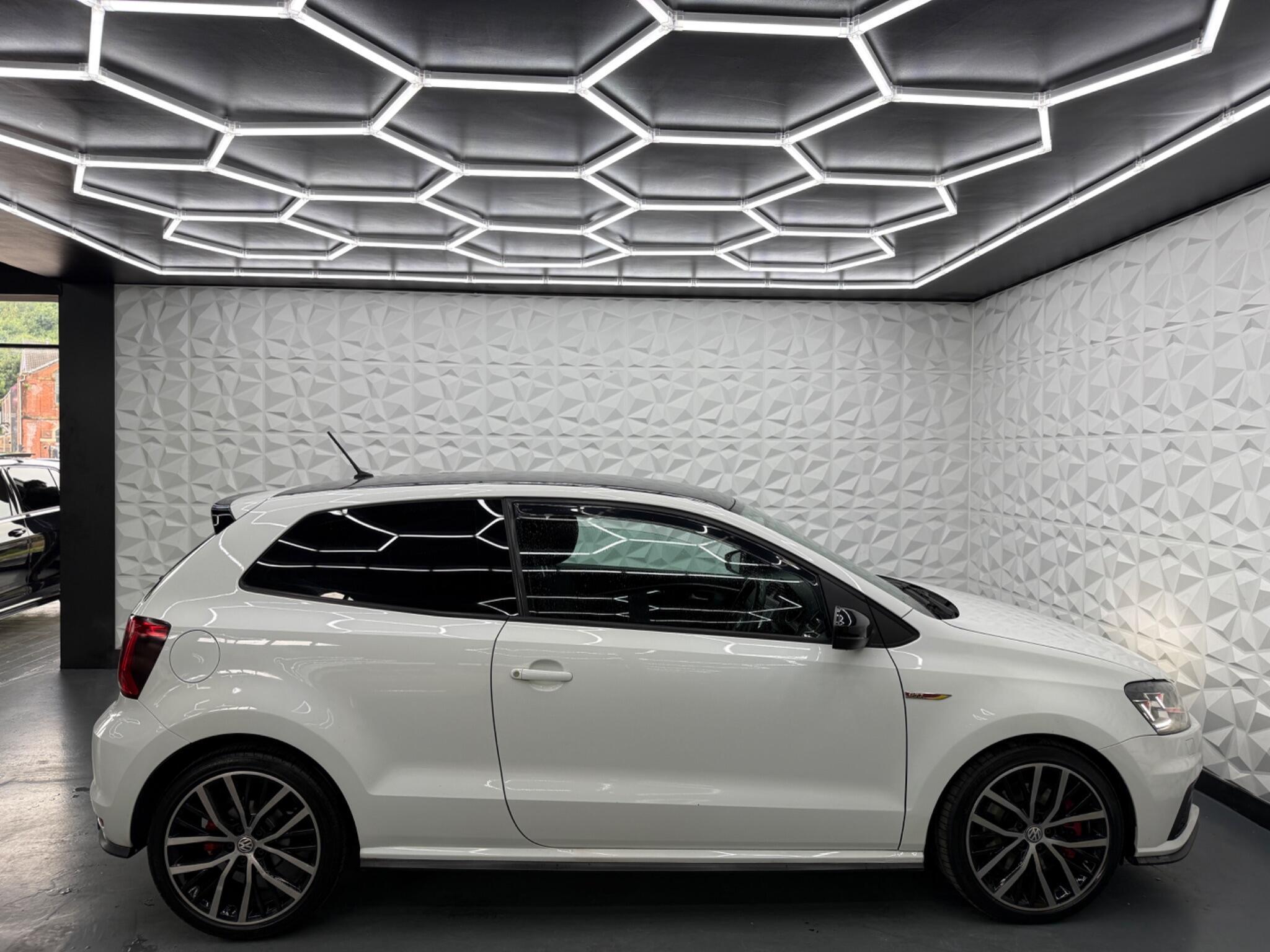 Volkswagen Polo - Image 16