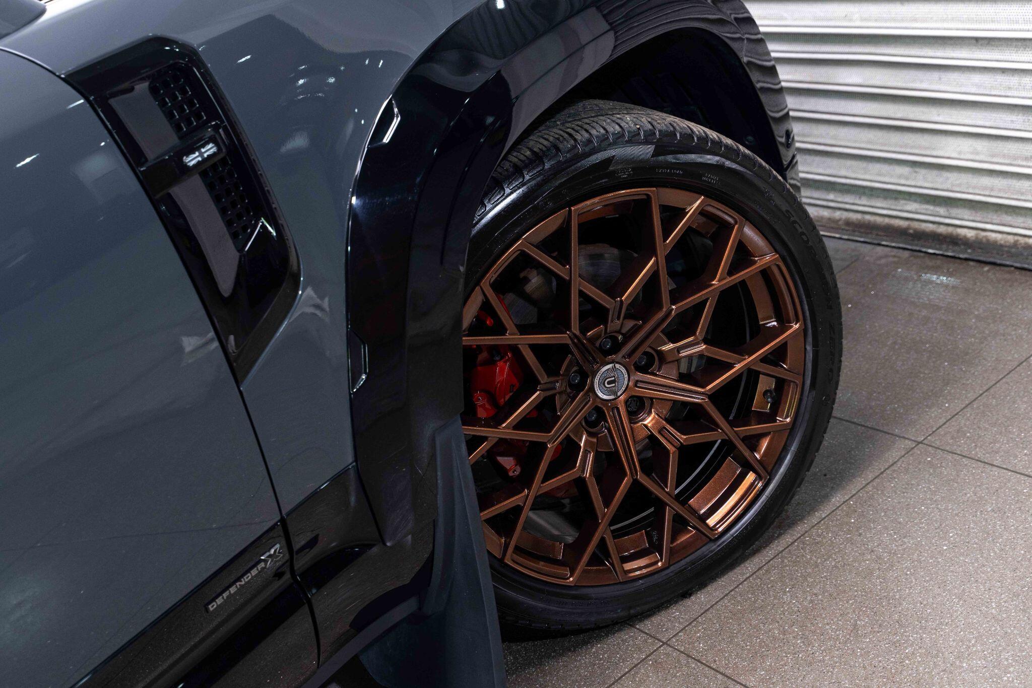 Land Rover Defender 110 - Image 13