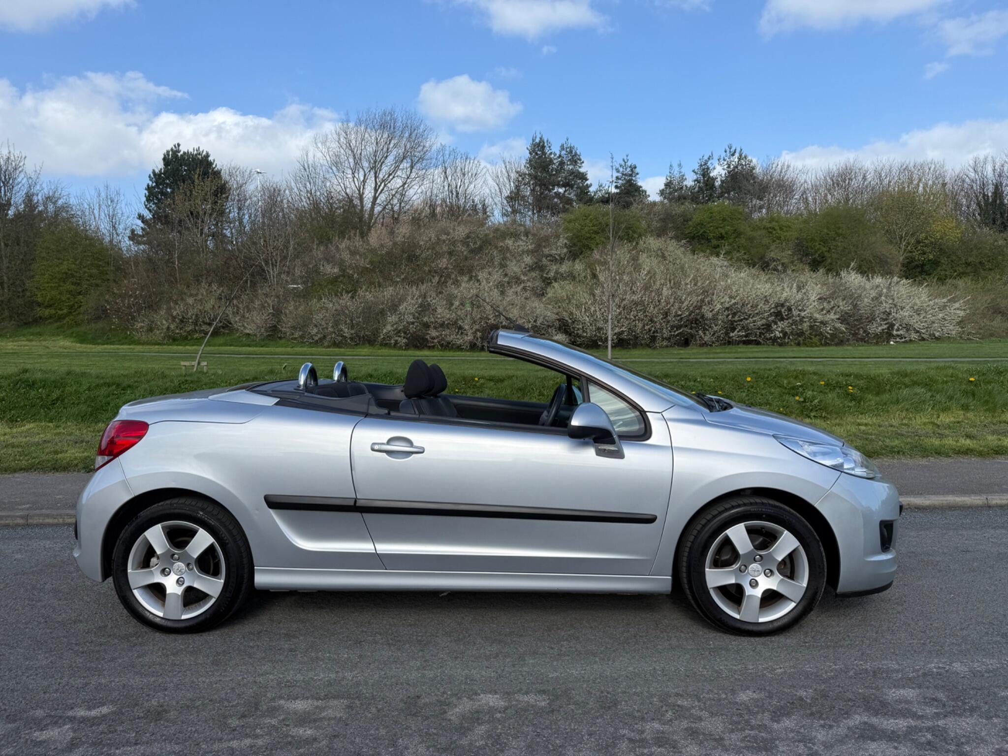 Peugeot 207 CC - Image 2