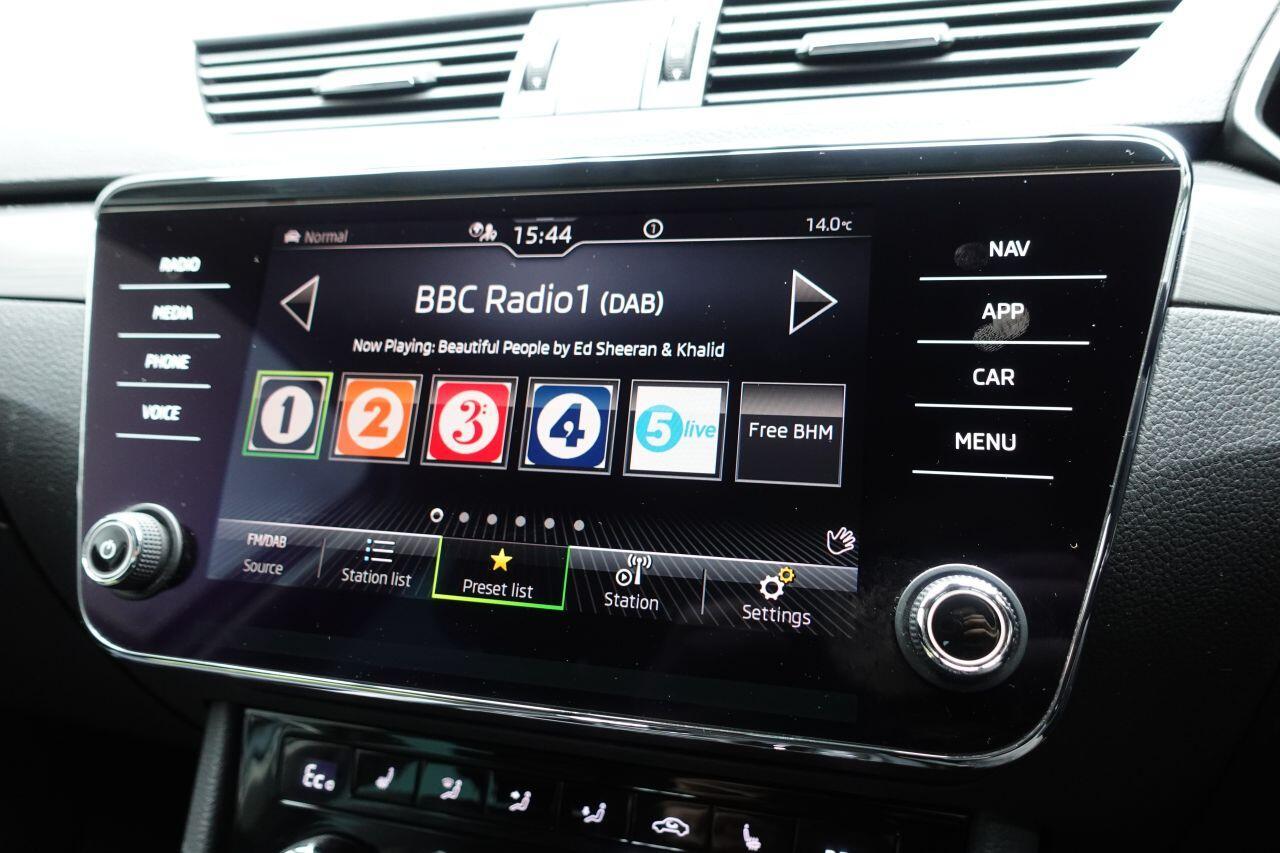 Skoda Superb - Image 34