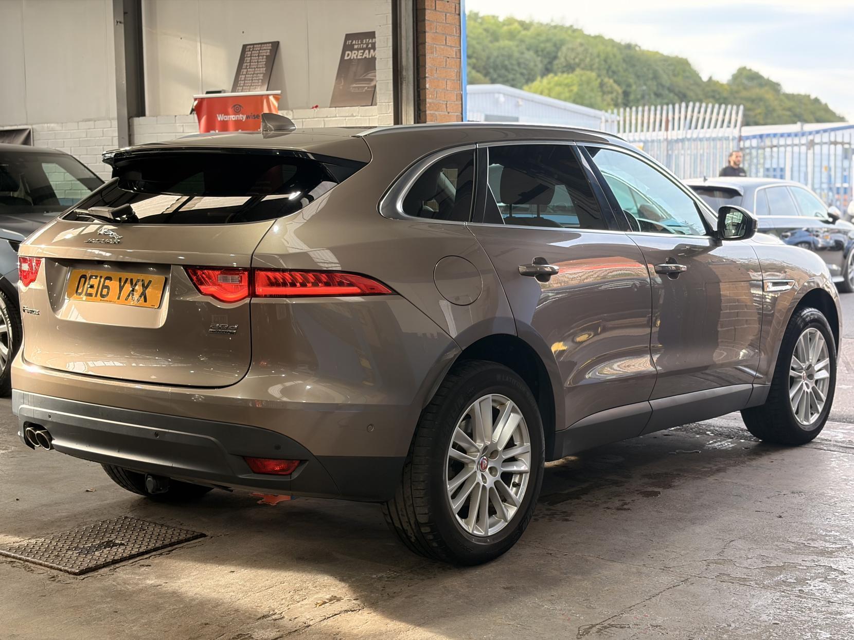 Jaguar F-Pace - Image 8