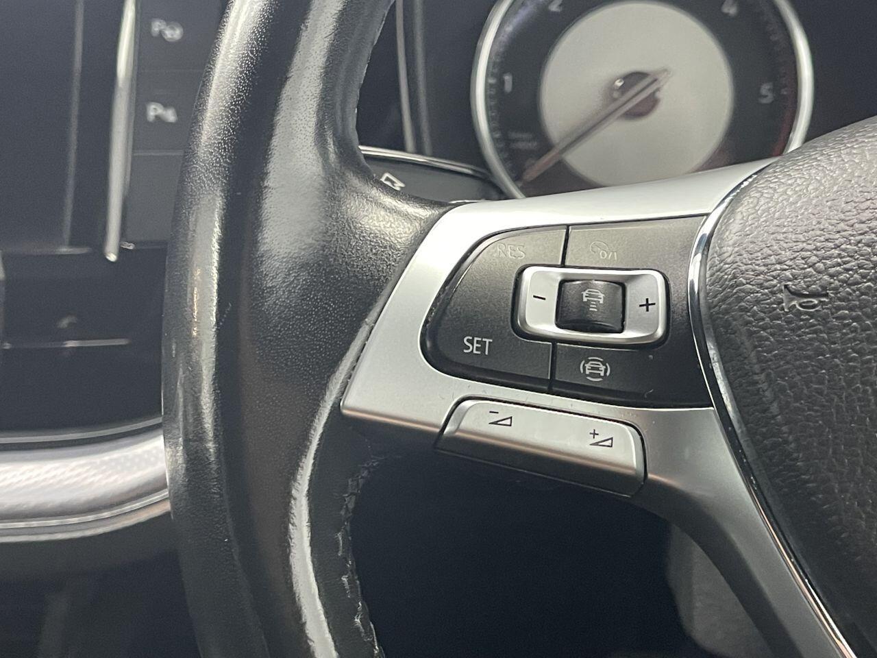 Volkswagen Touareg - Image 37