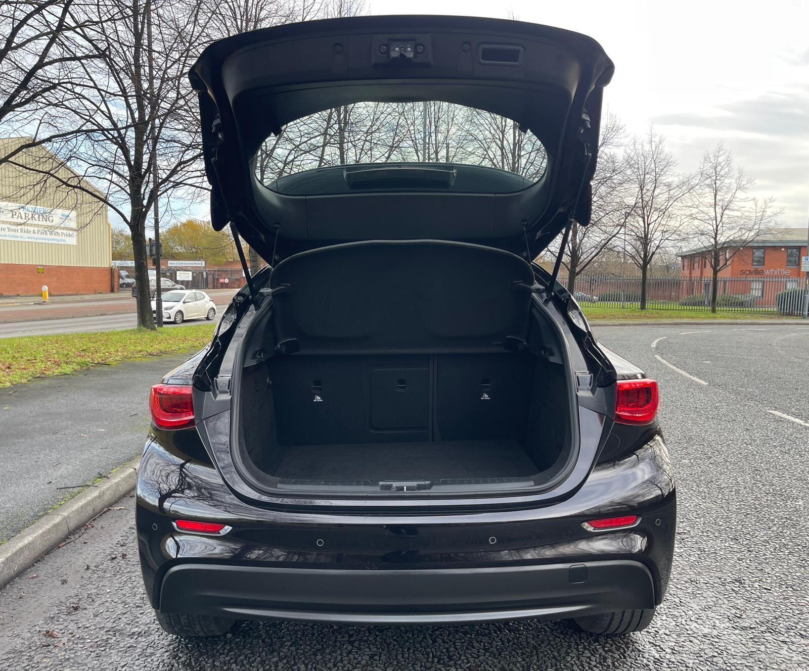 Infiniti Q30 - Image 42