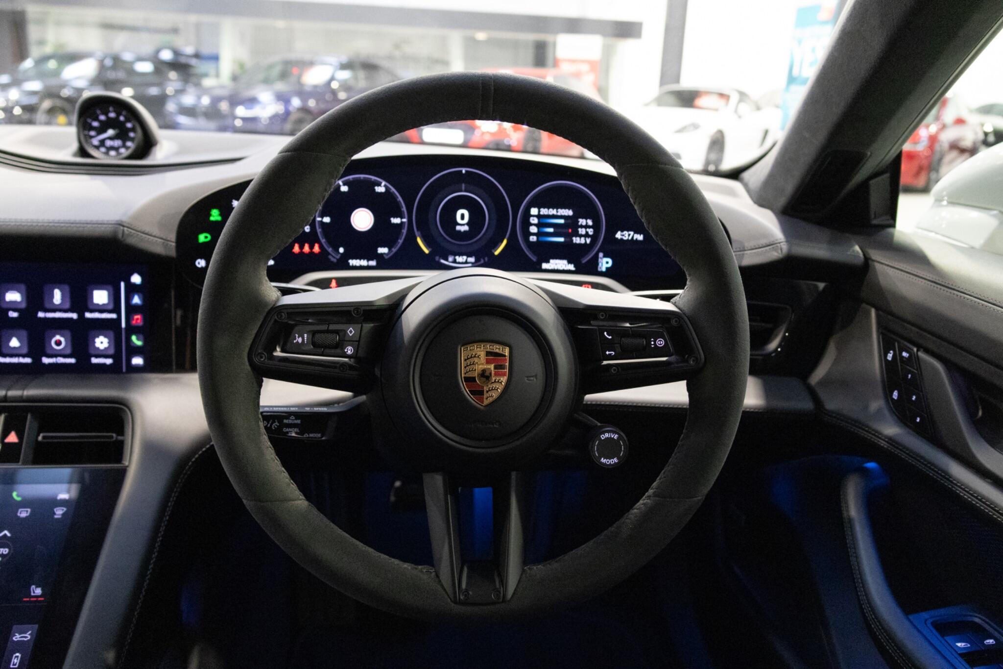 Porsche Taycan - Image 11