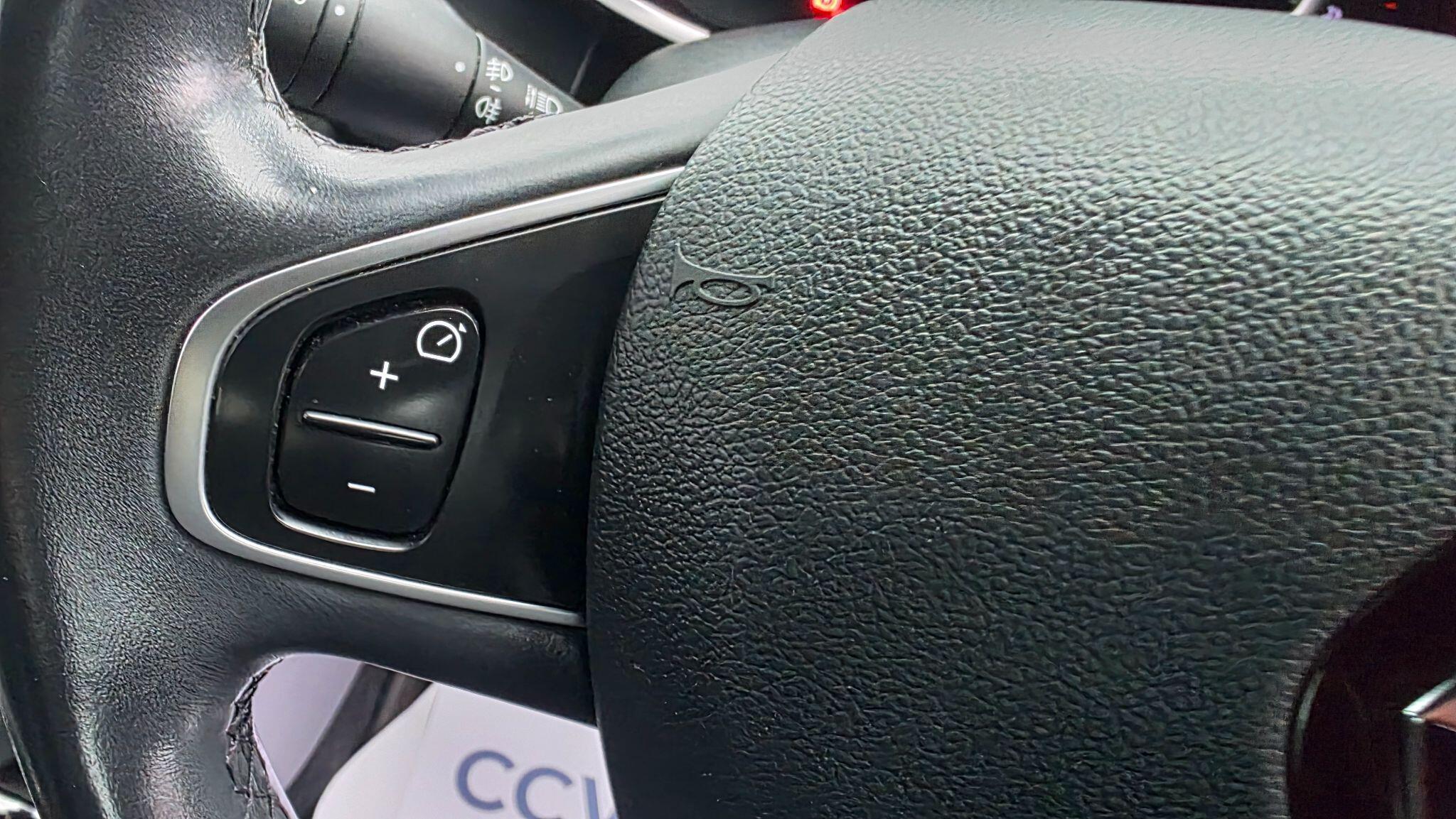 Renault Clio - Image 27