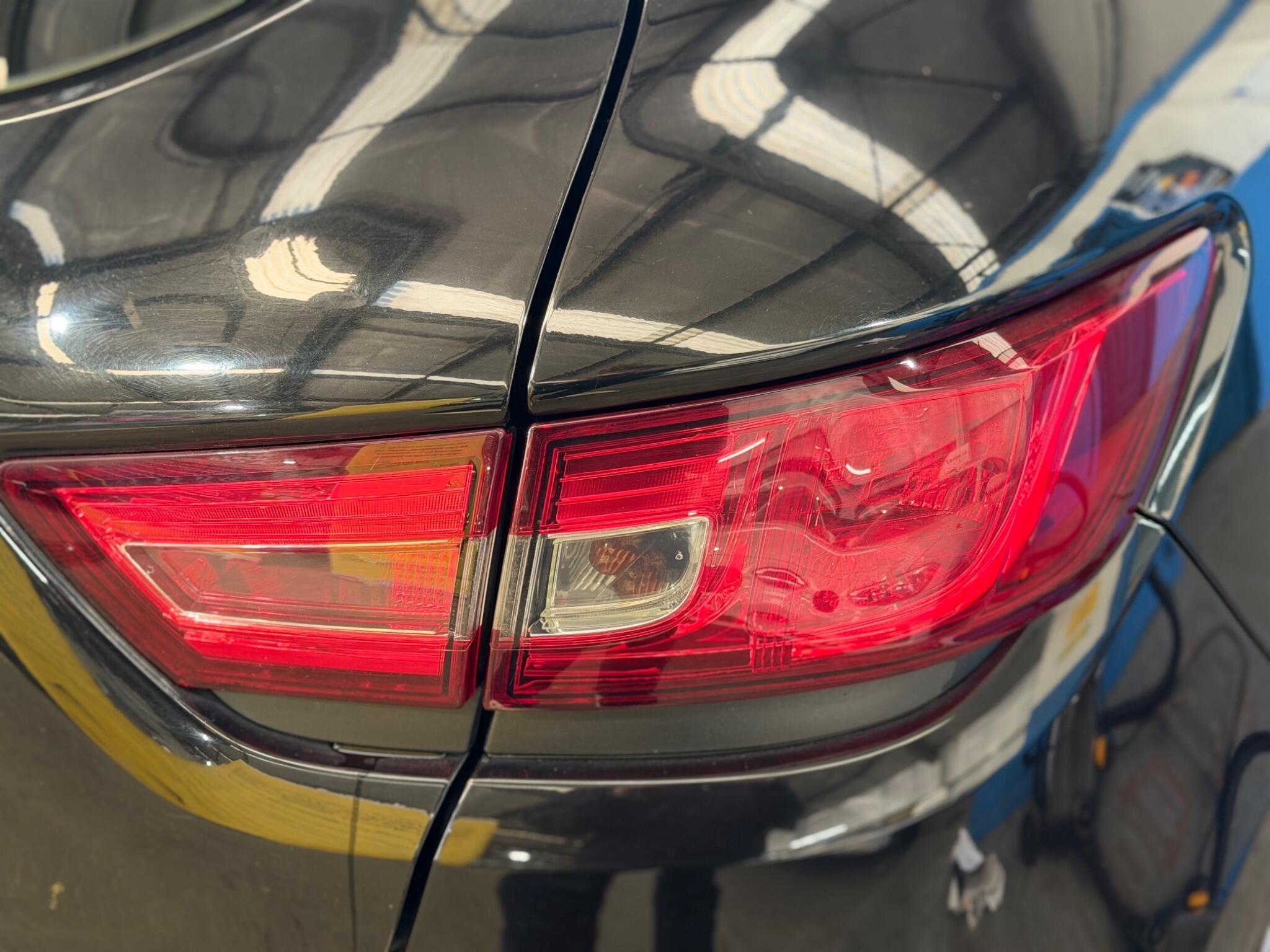 Renault Clio - Image 13