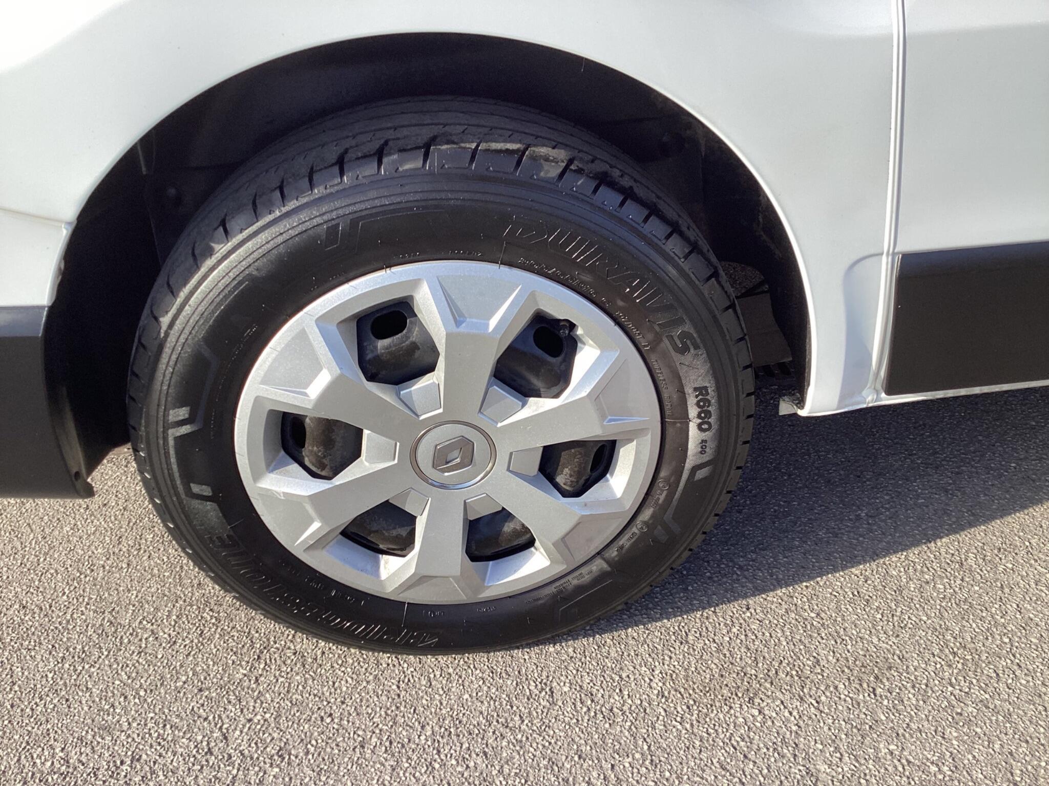 Renault Trafic - Image 11