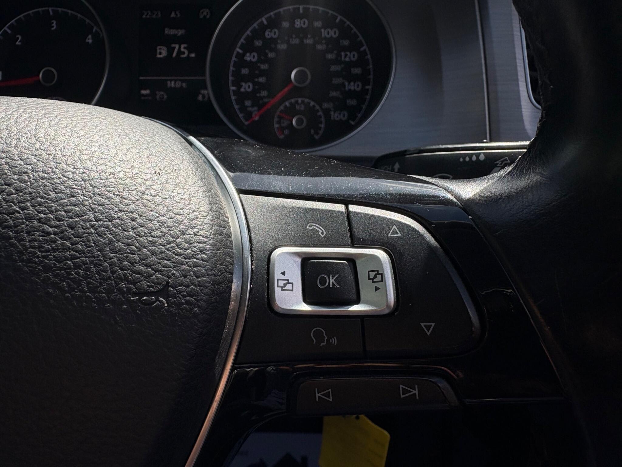 Volkswagen Golf - Image 32