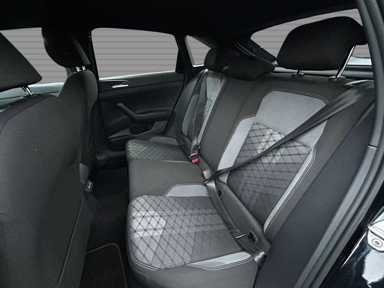 Volkswagen Taigo - Image 14